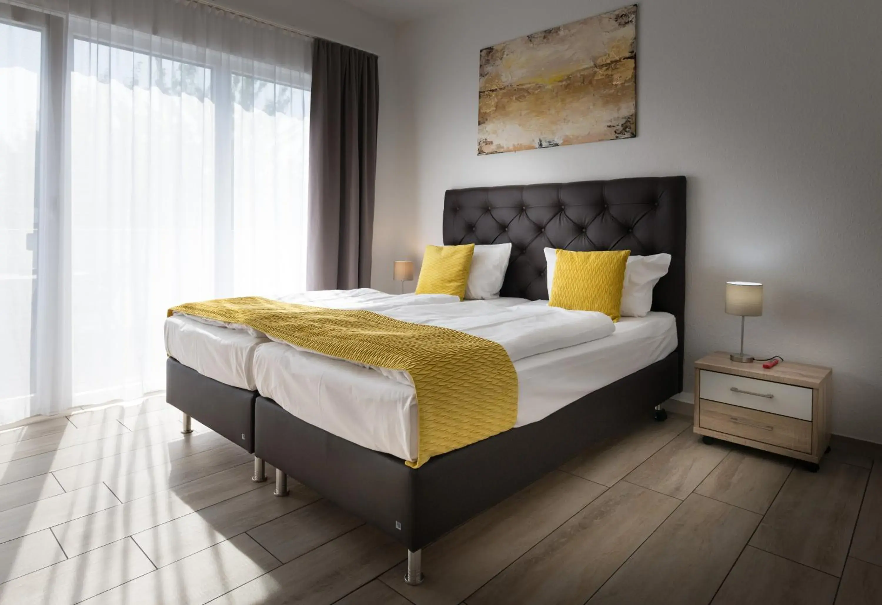 Deluxe Double Room in GLEUEL INN - digital hotel & serviced apartments & boardinghouse mit voll ausgestatteten Küchen Deluxe Double Room in GLEUEL INN - digital hotel & serviced apartments & boardinghouse mit voll ausgestatteten Küchen