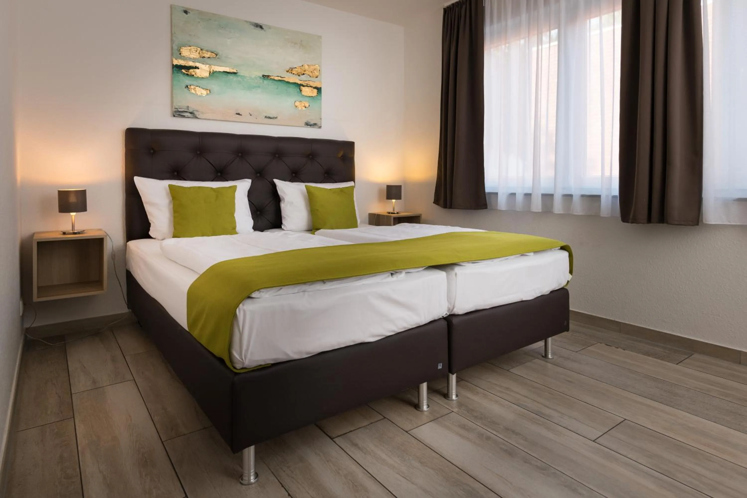 Bedroom, Bed in GLEUEL INN - digital hotel & serviced apartments & boardinghouse mit voll ausgestatteten Küchen