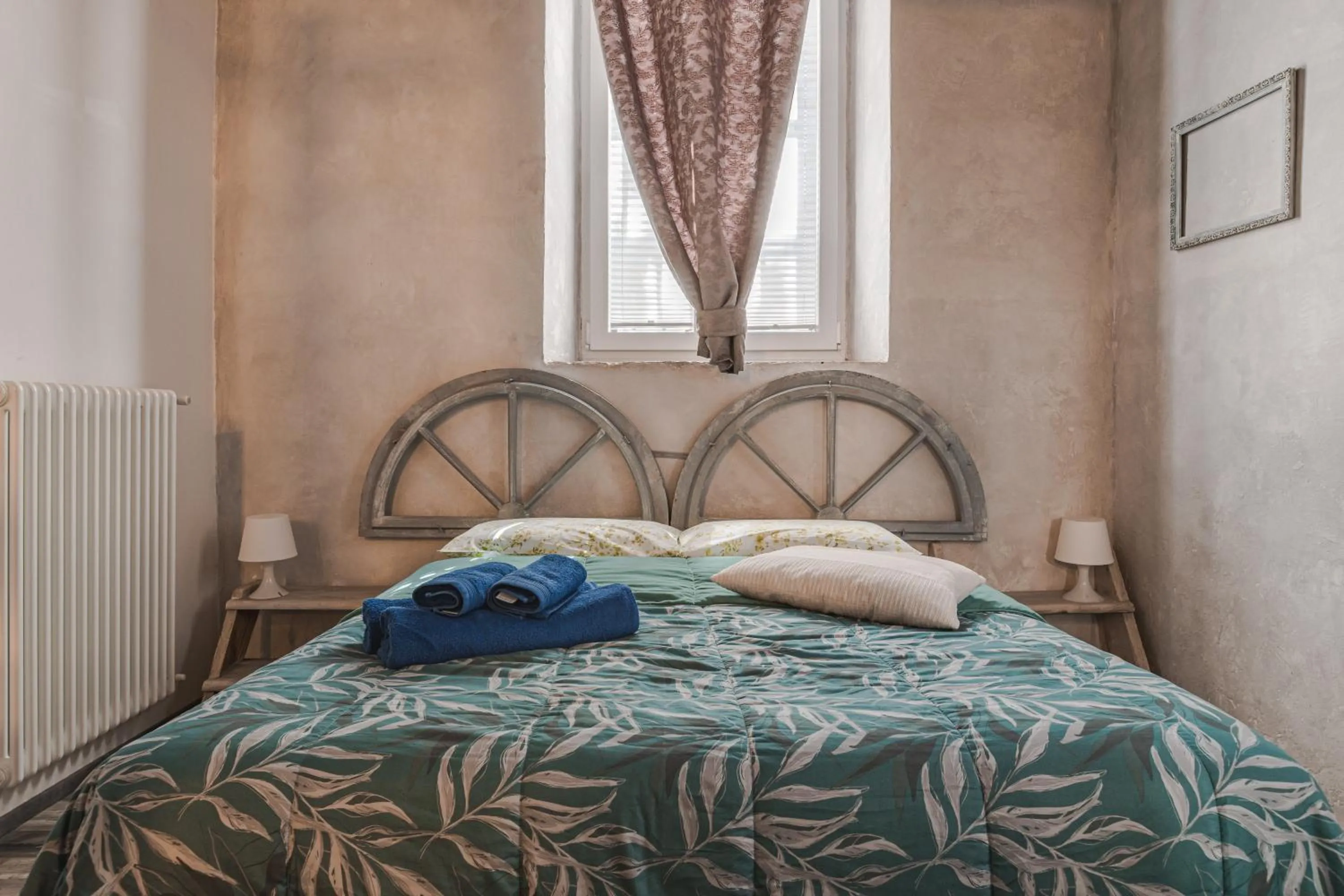 Bed in Trieste Art Loft