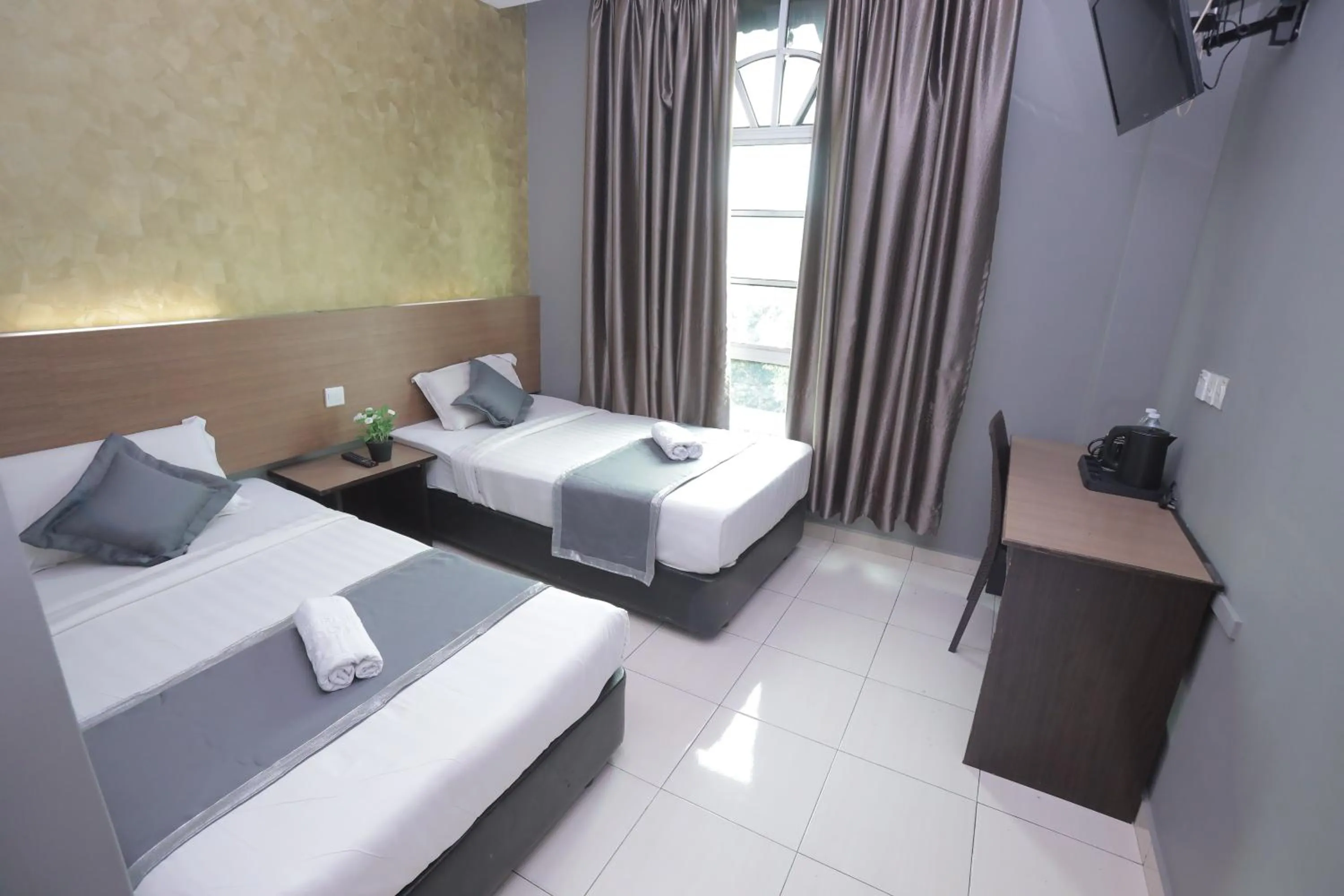 Bedroom, Bed in DJ Citi Inn Premier