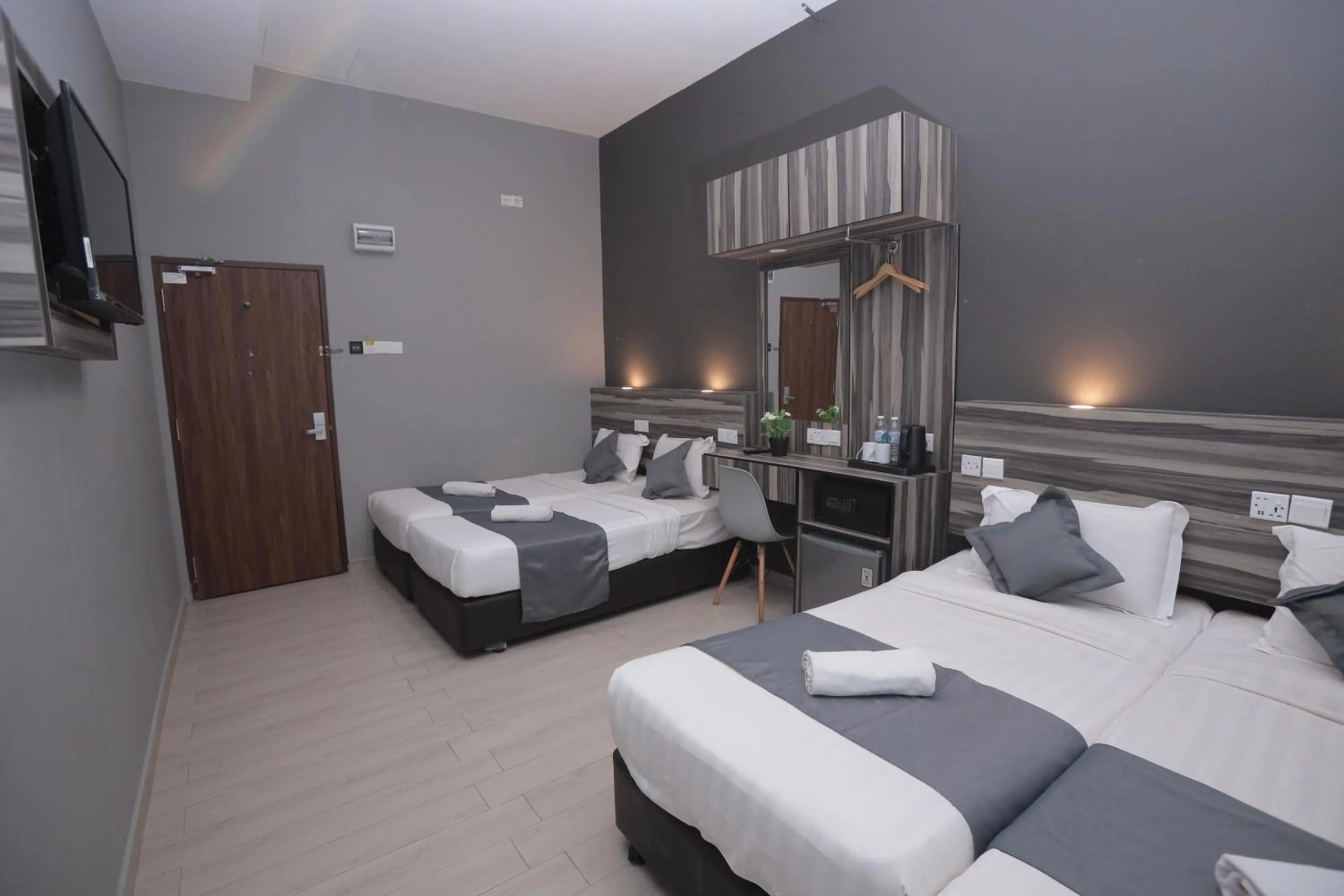 Bedroom, Bed in DJ Citi Inn Premier