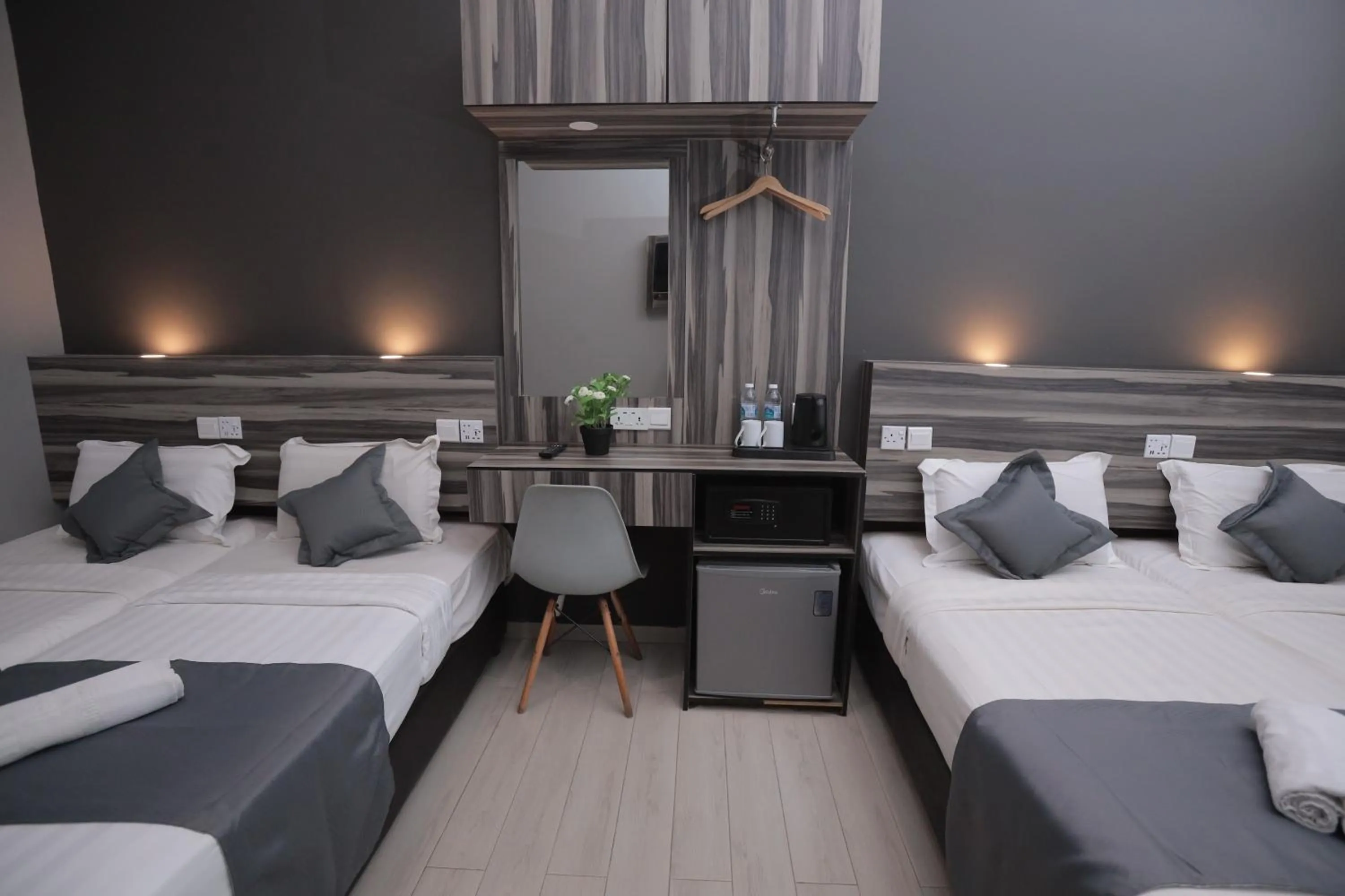 Bedroom, Bed in DJ Citi Inn Premier