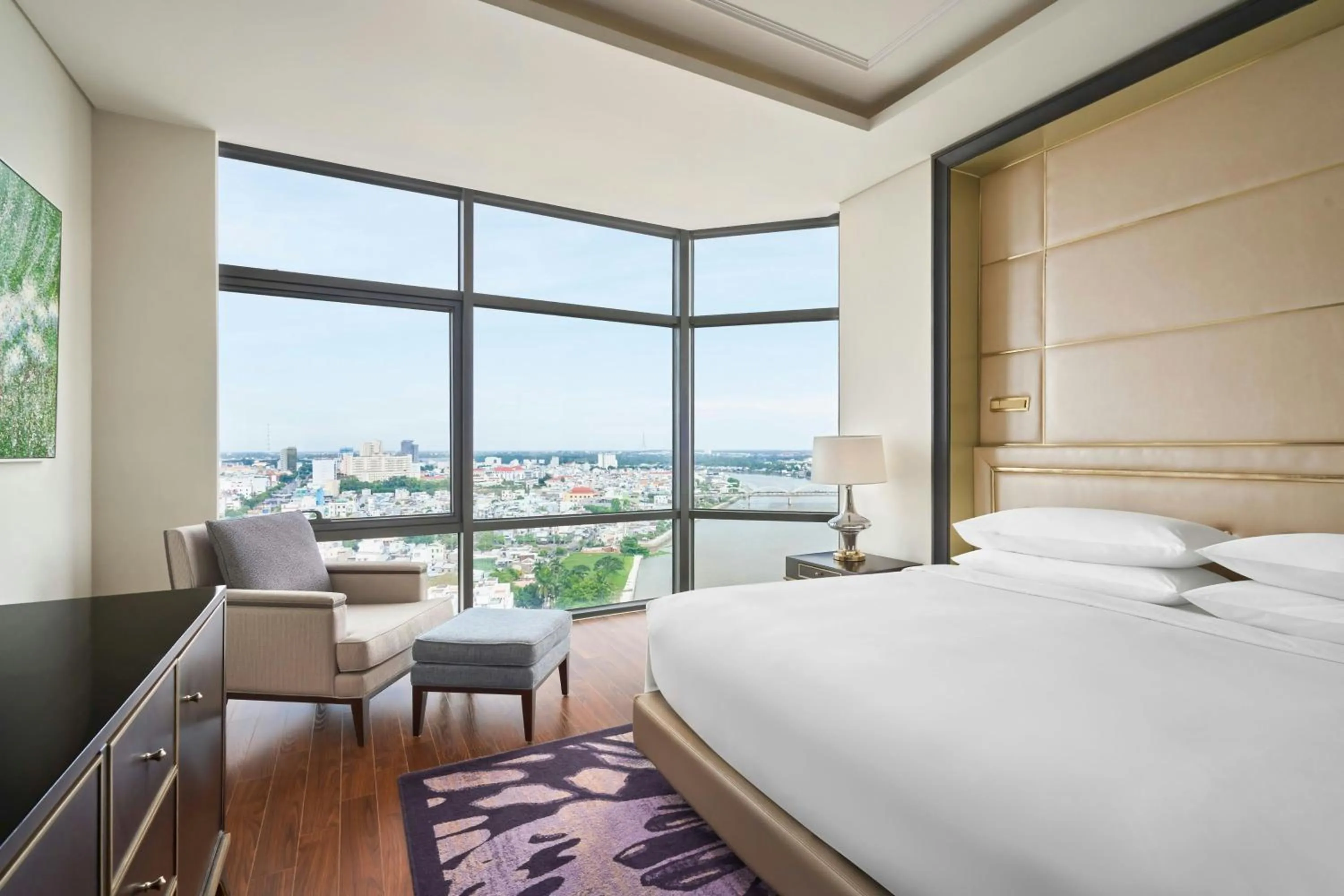 Photo of the whole room, Bed in Sheraton Can Tho