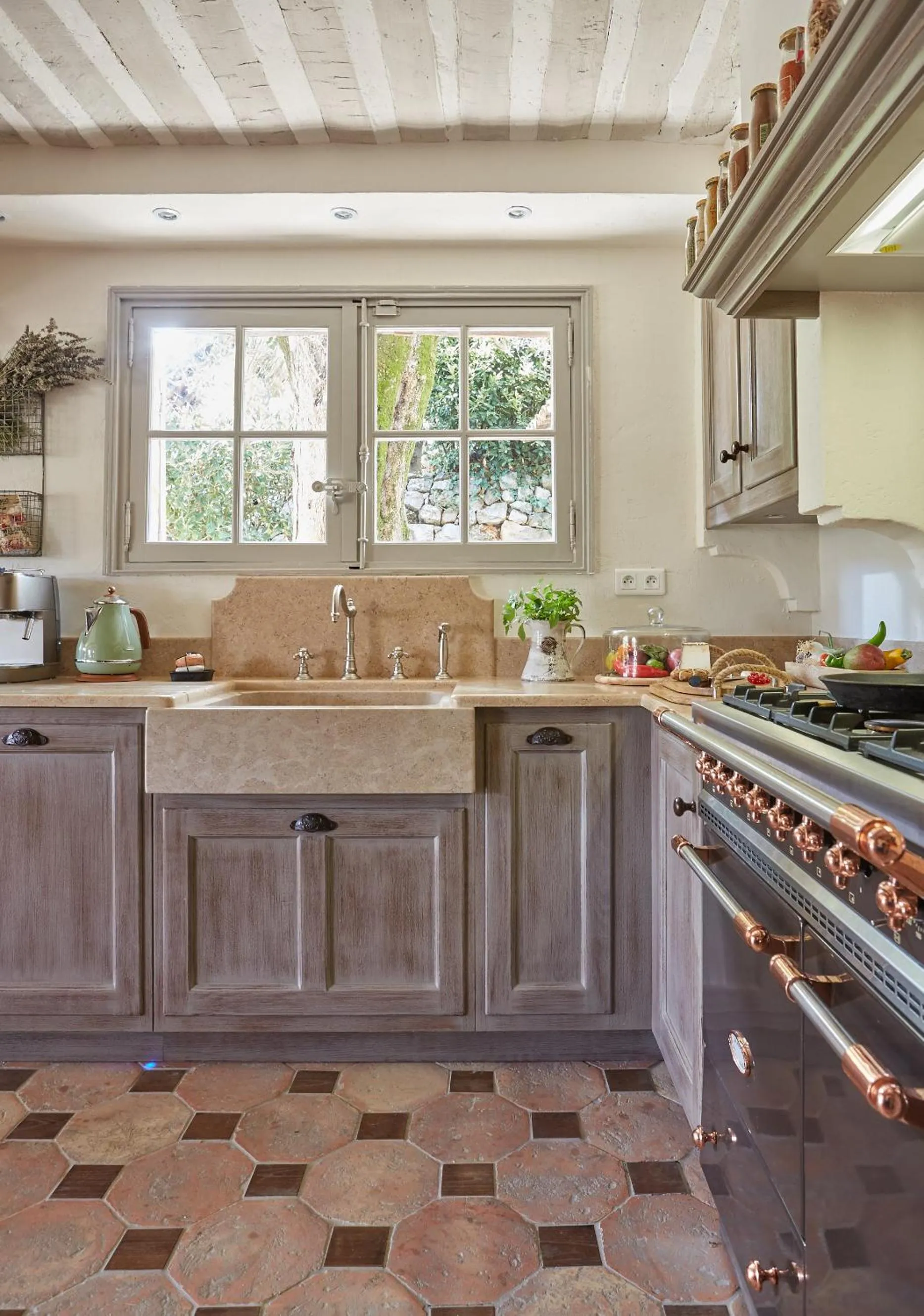 Communal kitchen in L´Escale du Ciel