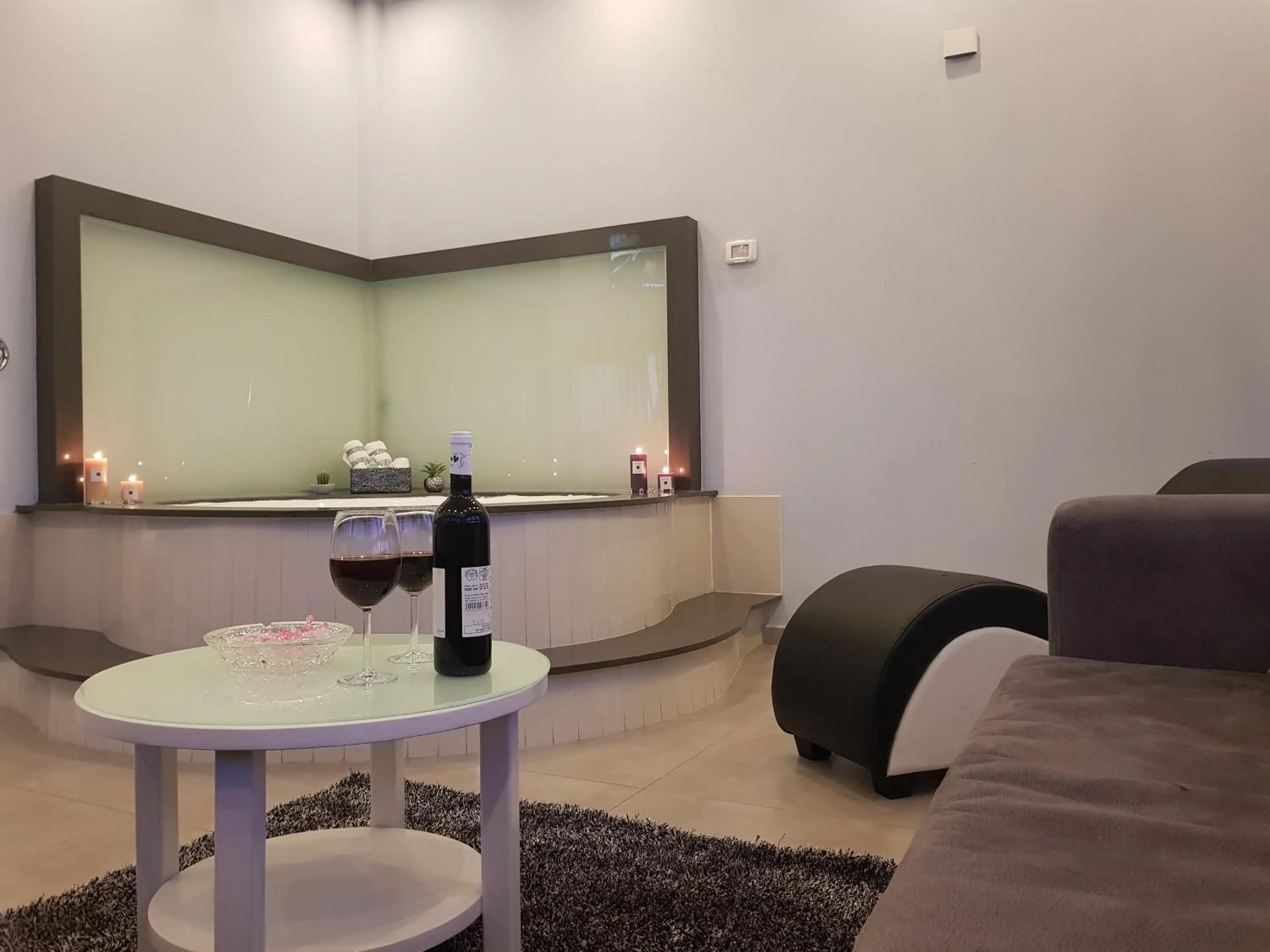 Photo of the whole room in Spat Hotel Ashdod