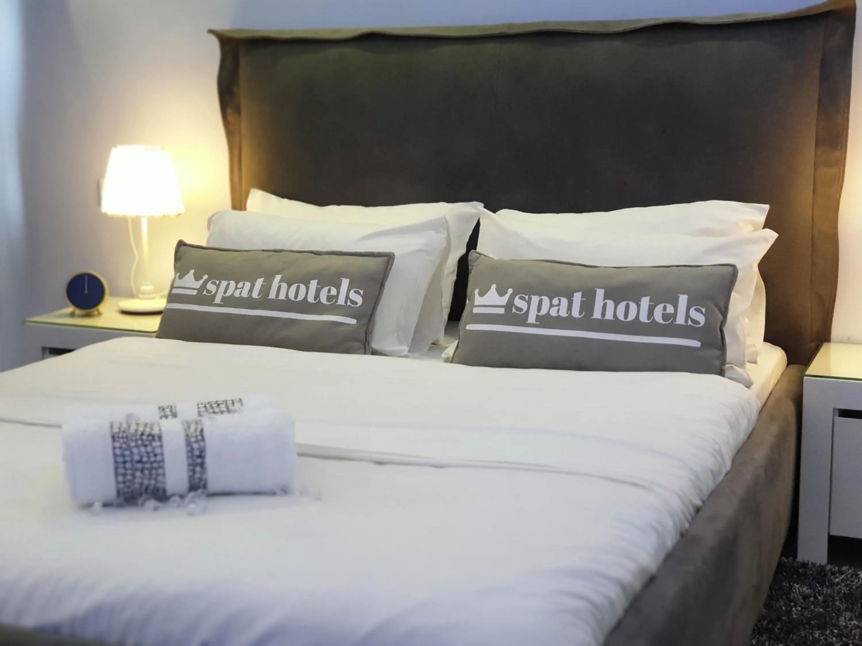 Photo of the whole room, Bed in Spat Hotel Ashdod