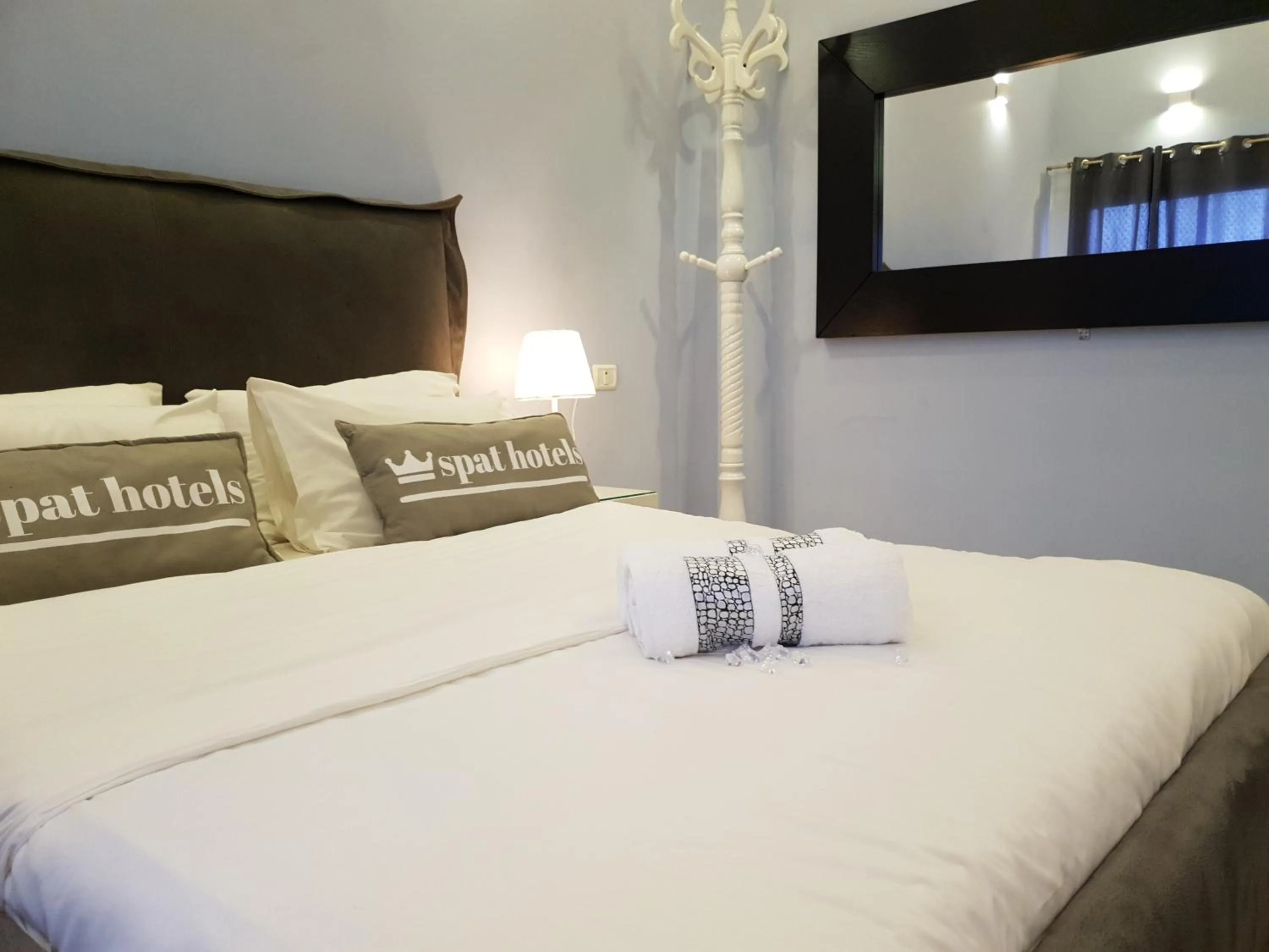 Photo of the whole room, Bed in Spat Hotel Ashdod