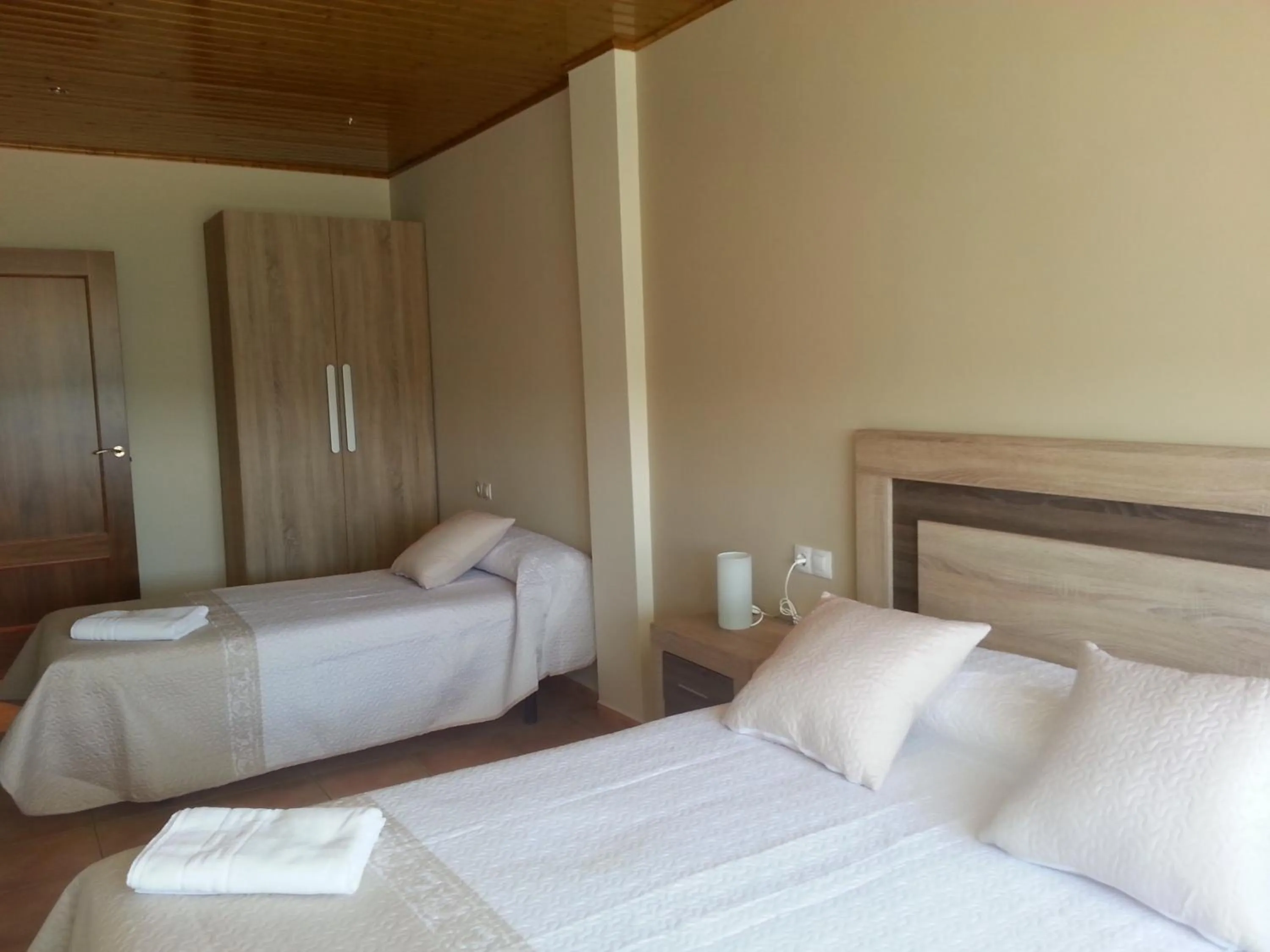 Bedroom, Bed in Apartamentos Mirador de Gúdar