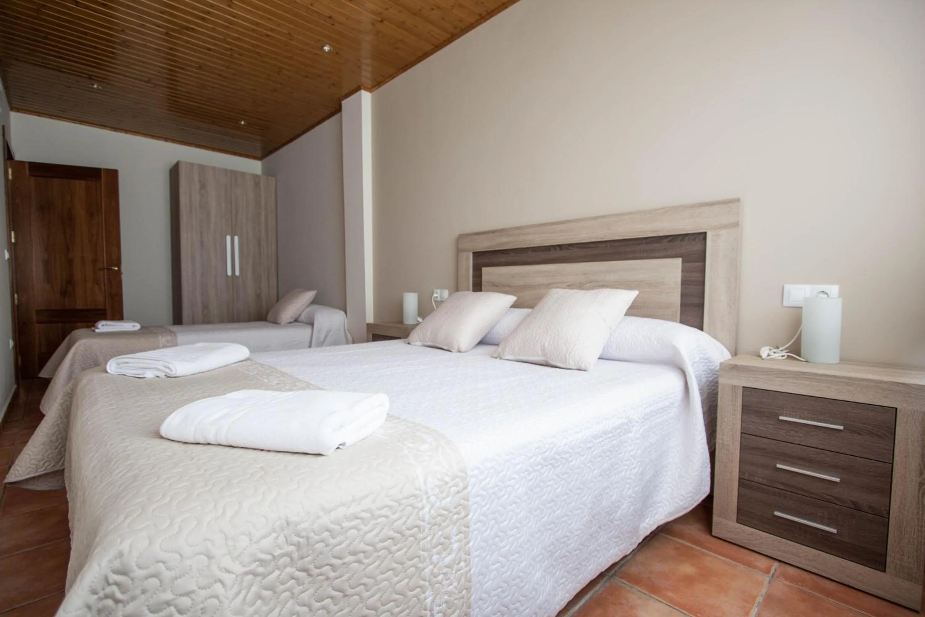 Bedroom, Bed in Apartamentos Mirador de Gúdar