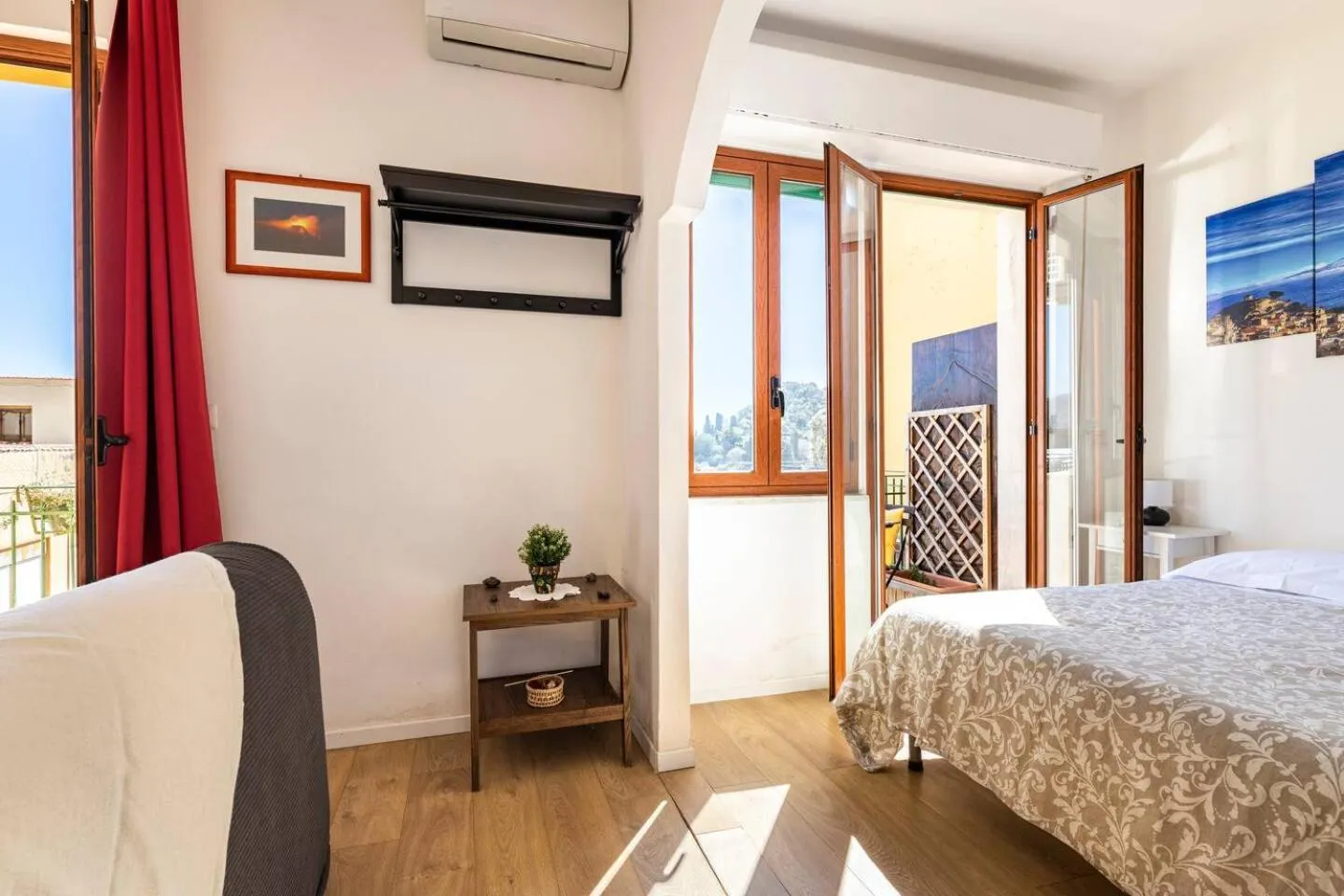 Bed in Tauromenion Guest House