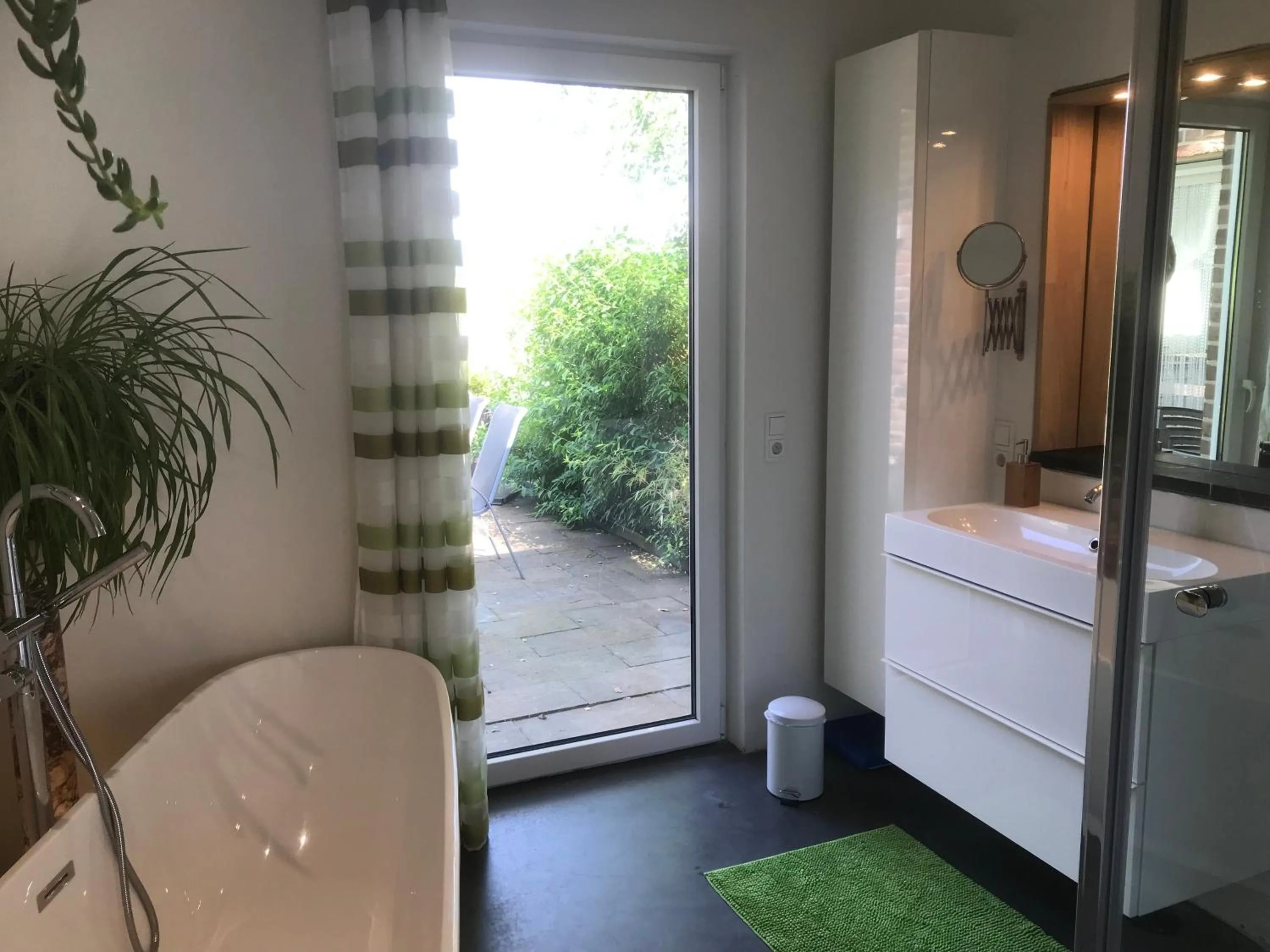 Bathroom, Bed in Maison Marguerite