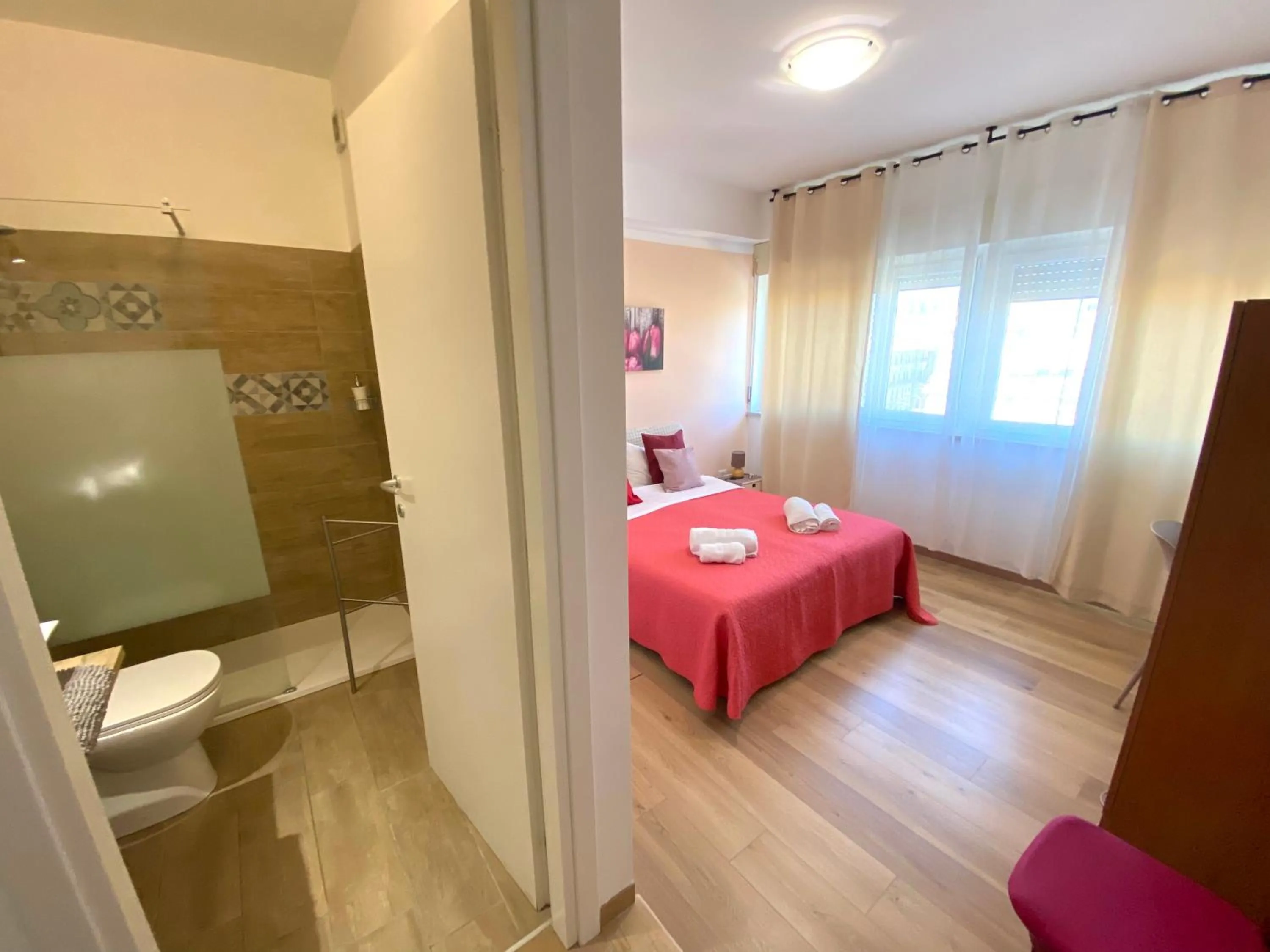Shower, Bed in LeAlbe di Sicilia