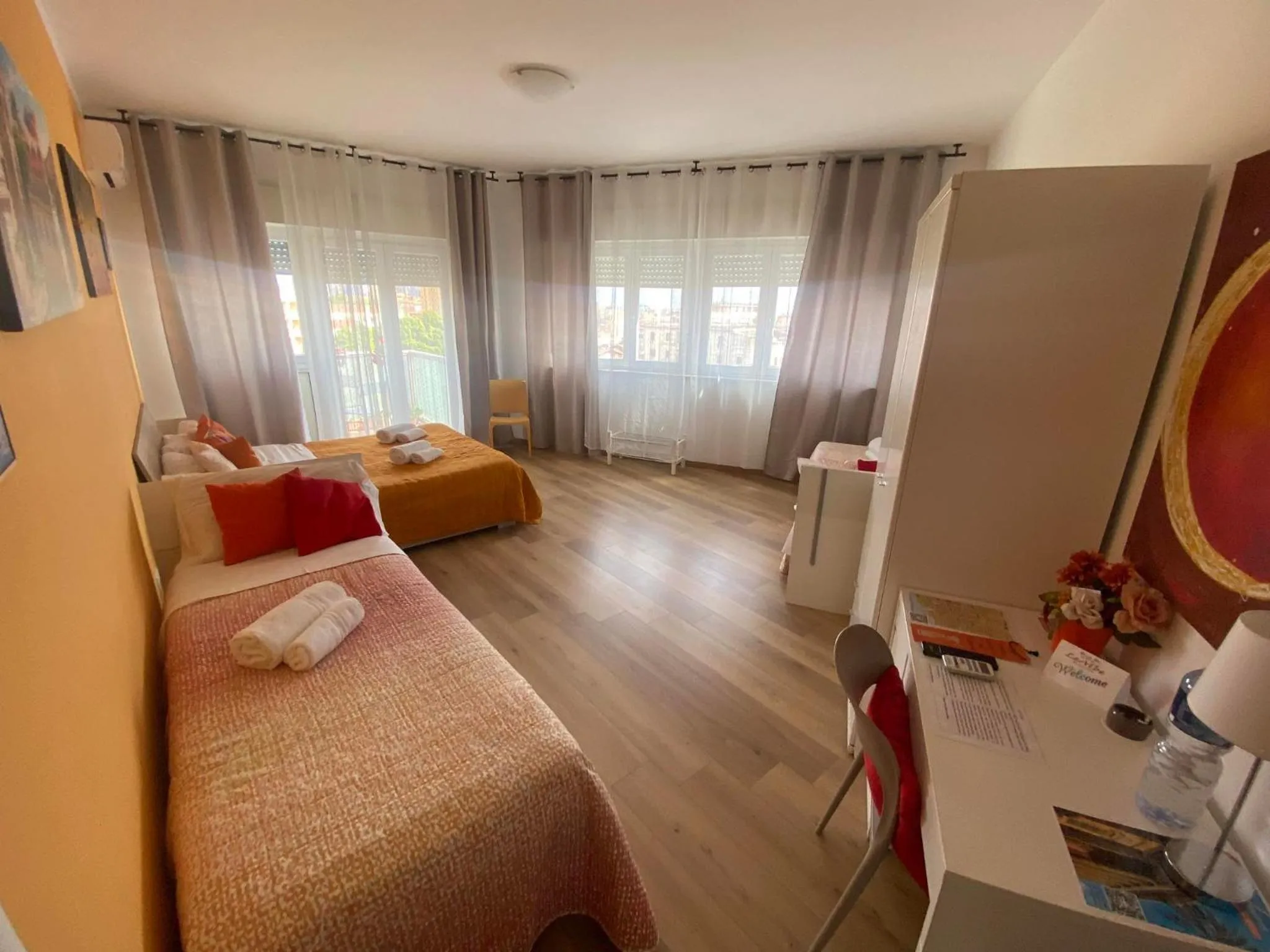 Photo of the whole room, Bed in LeAlbe di Sicilia