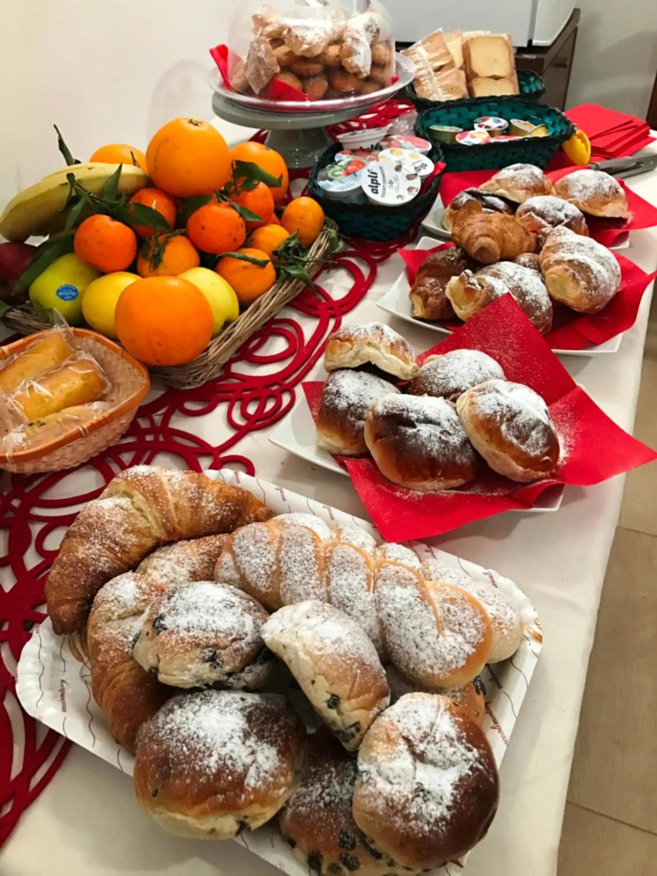 Continental breakfast in LeAlbe di Sicilia