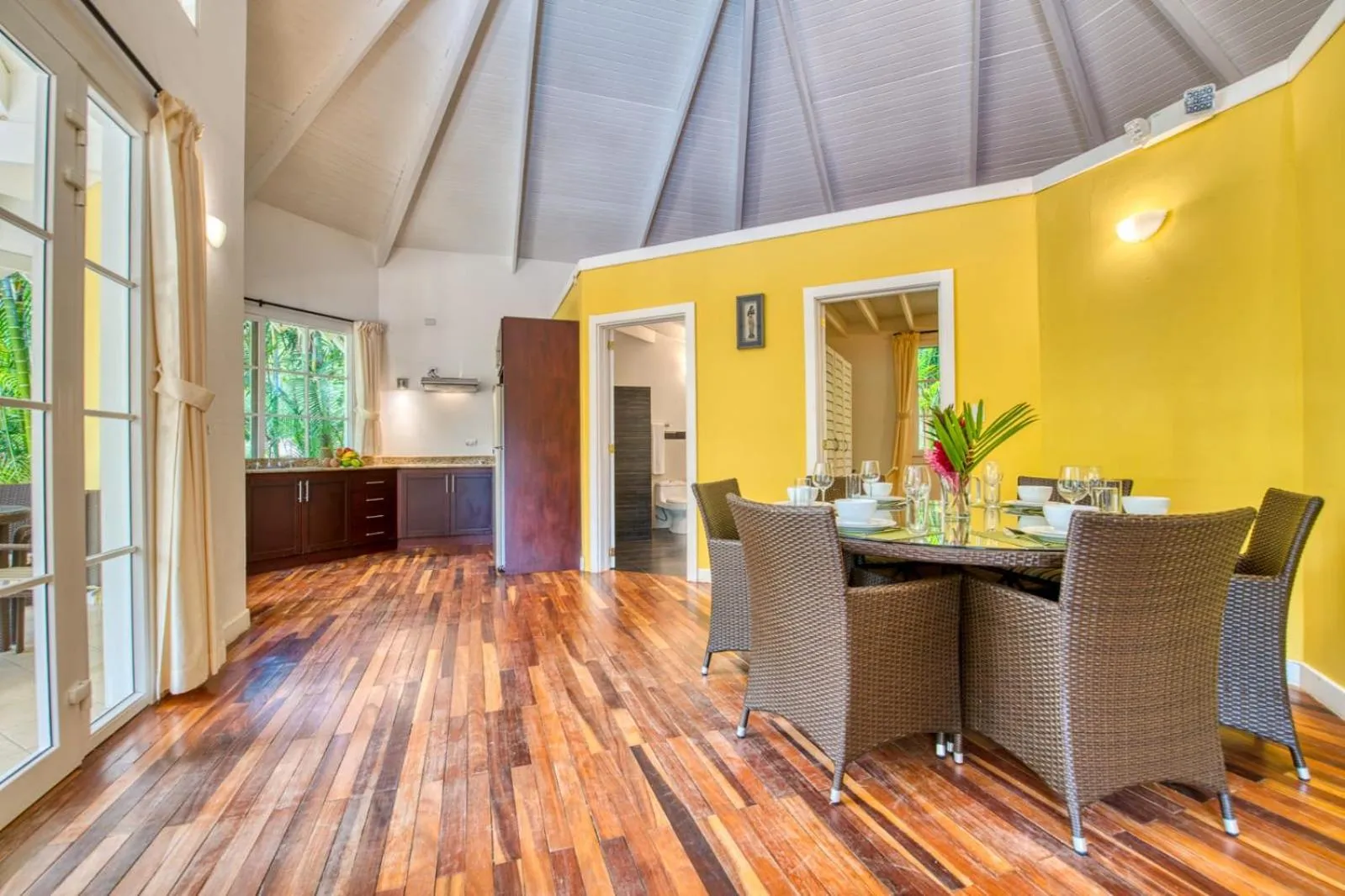 Seating area in Lomas del Caribe