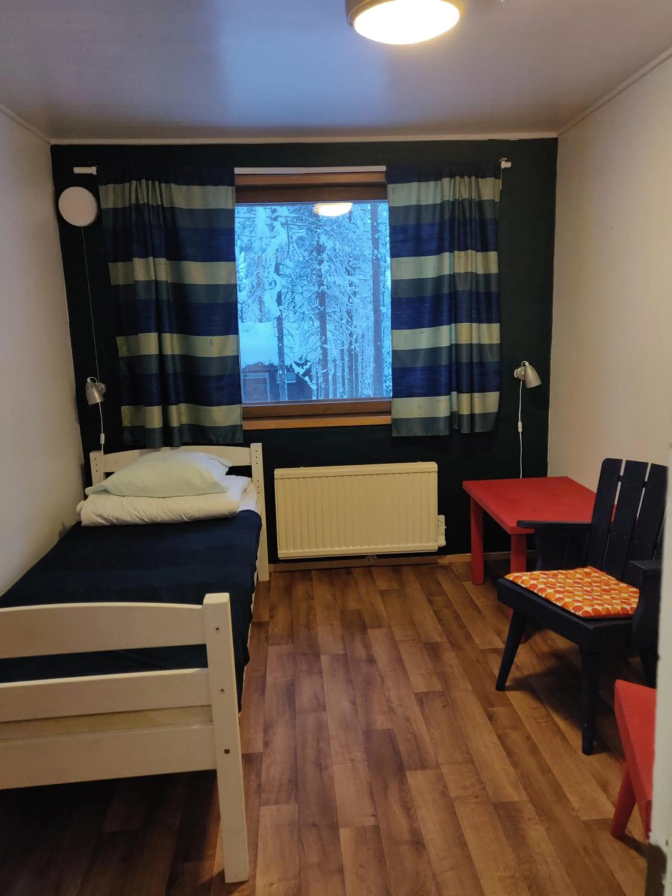 Photo of the whole room, Bed in Kuerkievari KuerHostel