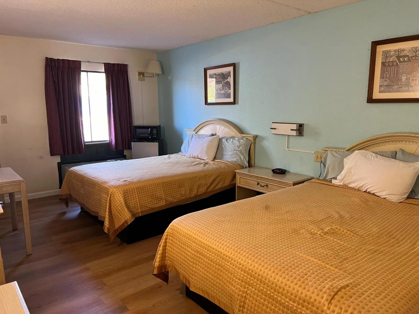 Bedroom in Quality Quarters Inn By OYO Richmond KY I-75