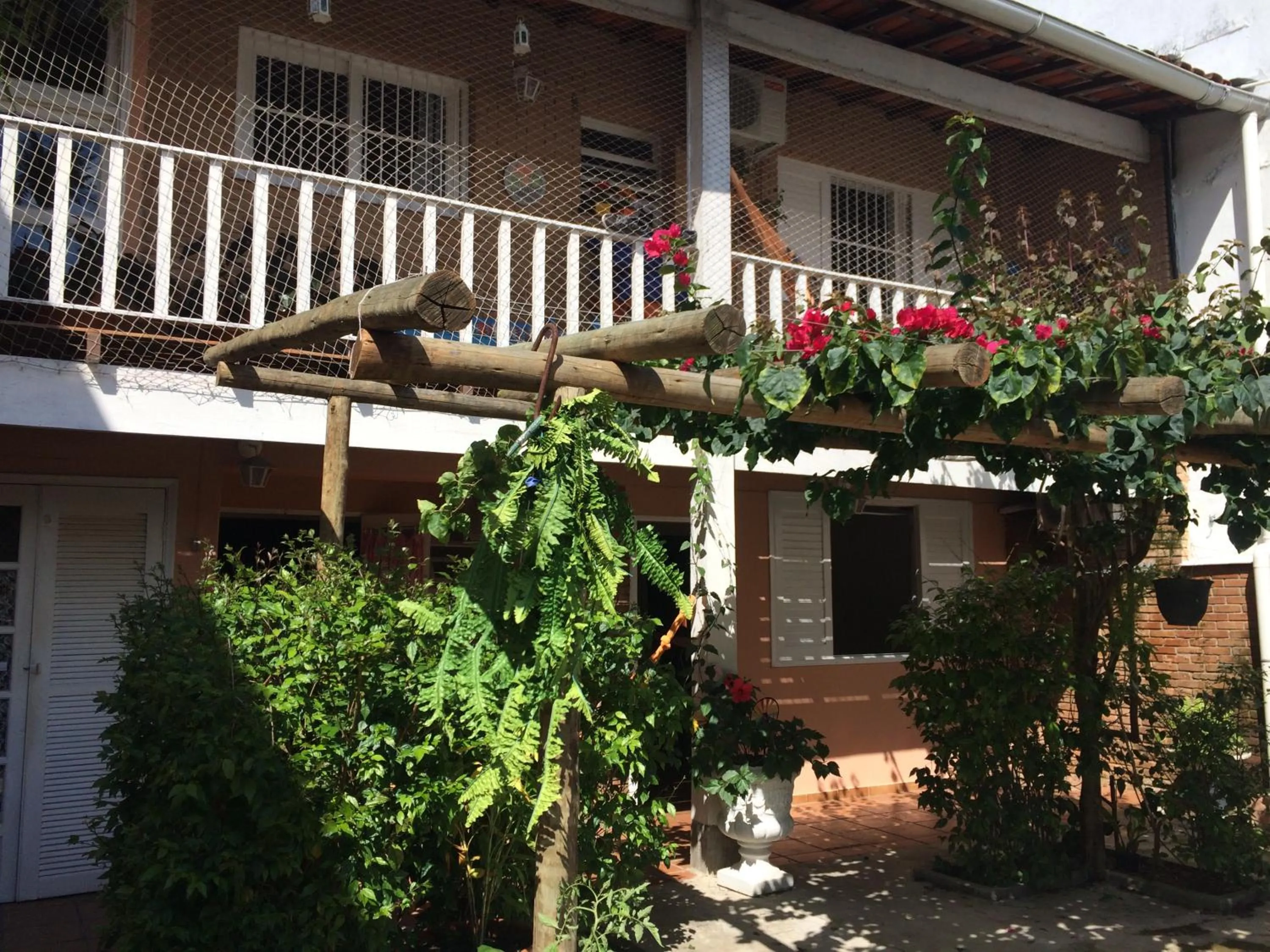 Property building in Kitchenette Charmosa no Itagua
