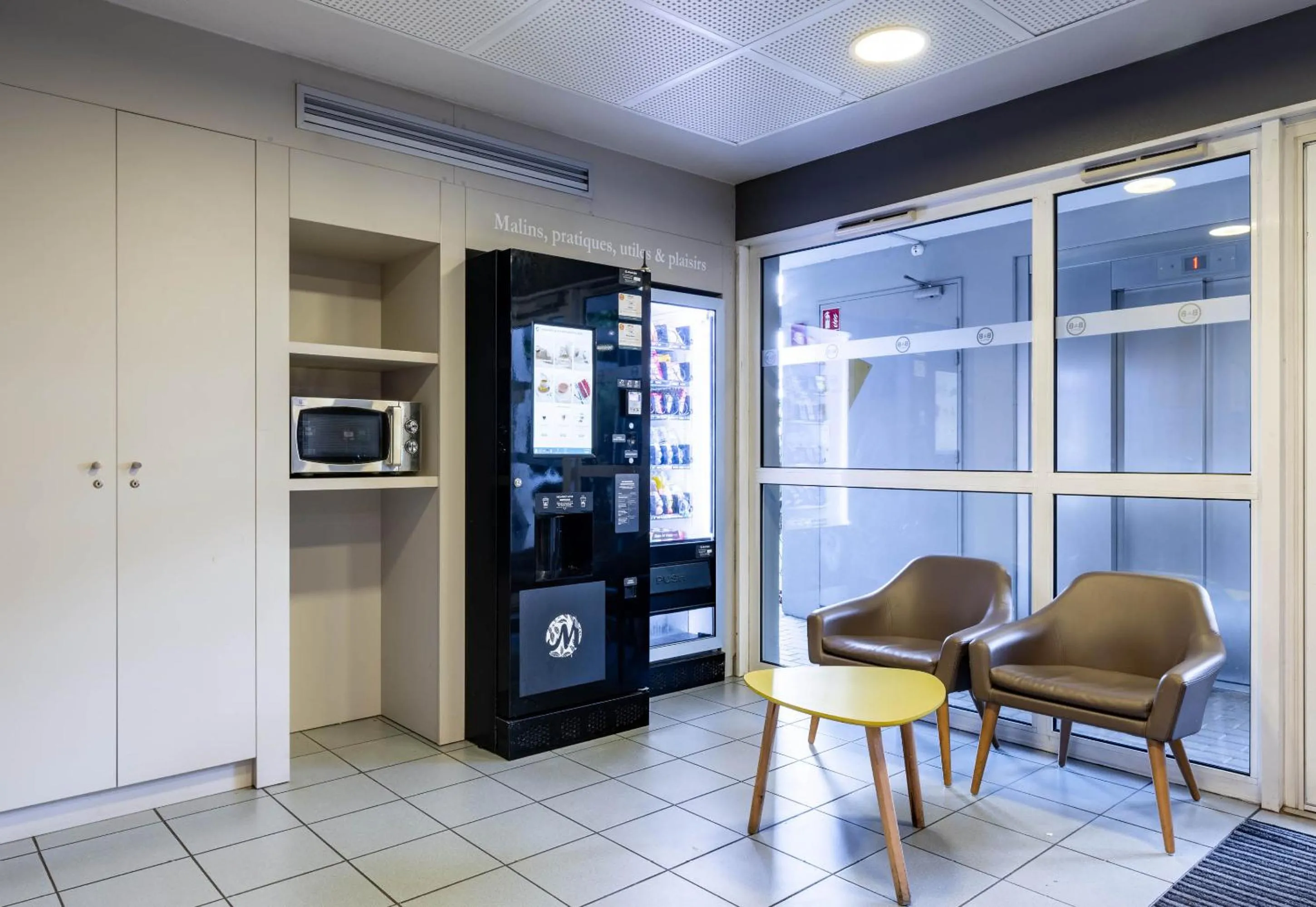vending machine in B&B HOTEL Lille Seclin Unexpo