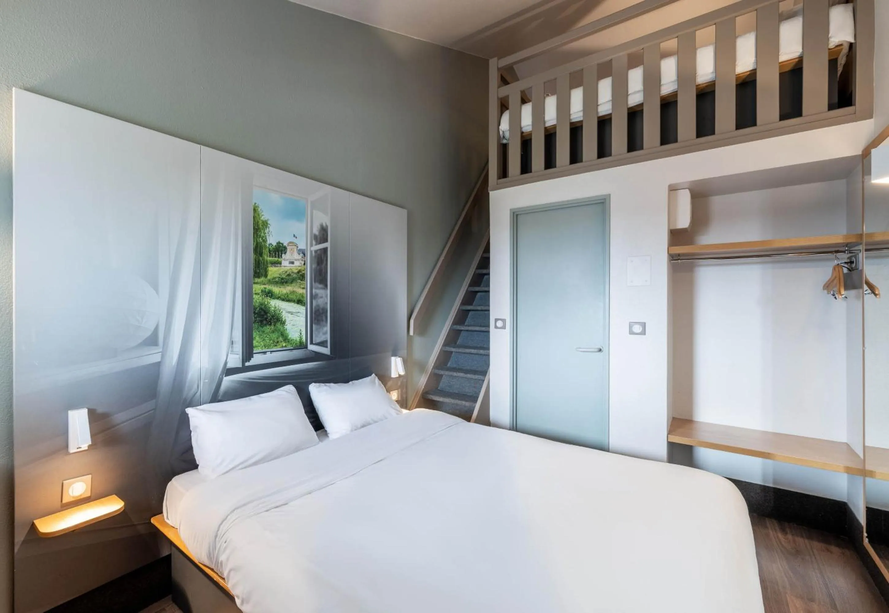 Bedroom, Bed in B&B HOTEL Lille Seclin Unexpo