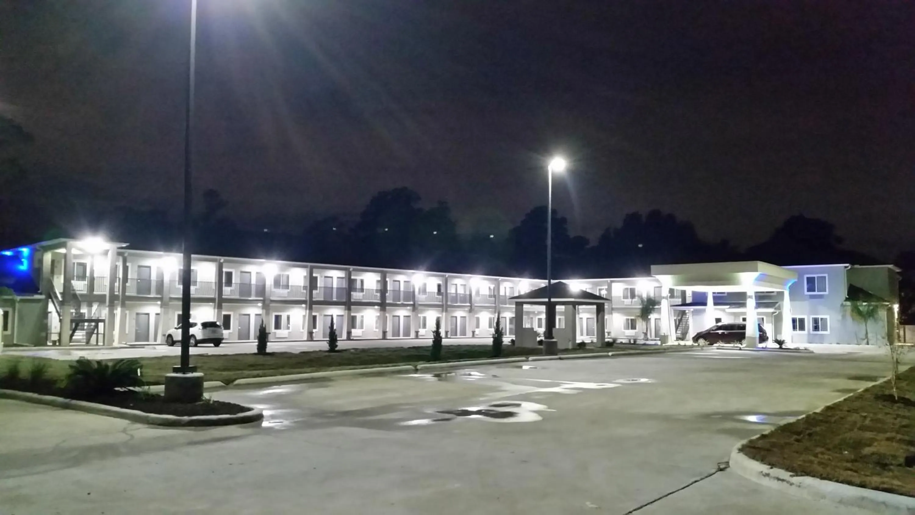 Scottish Inns & Suites - Crosby