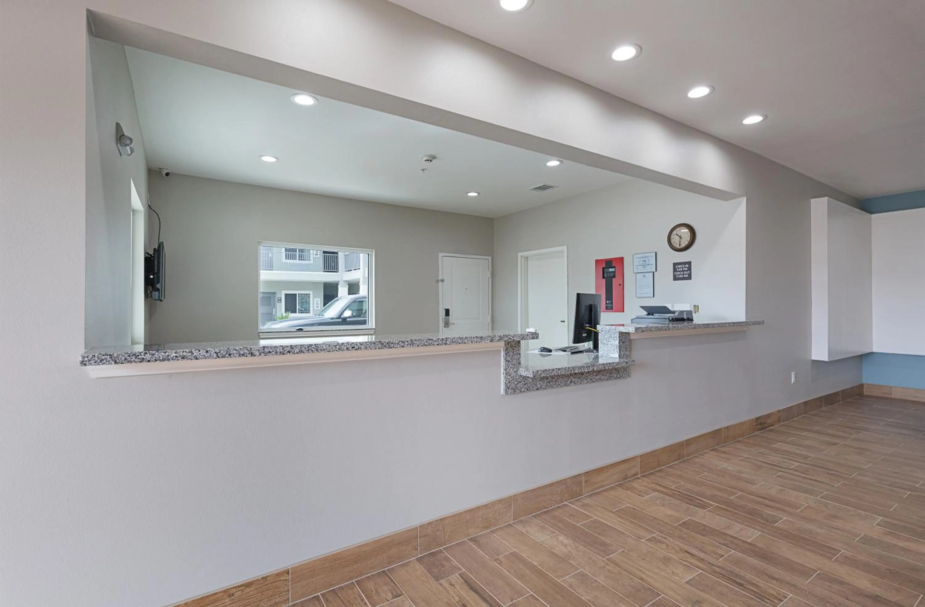 Scottish Inns & Suites - Crosby