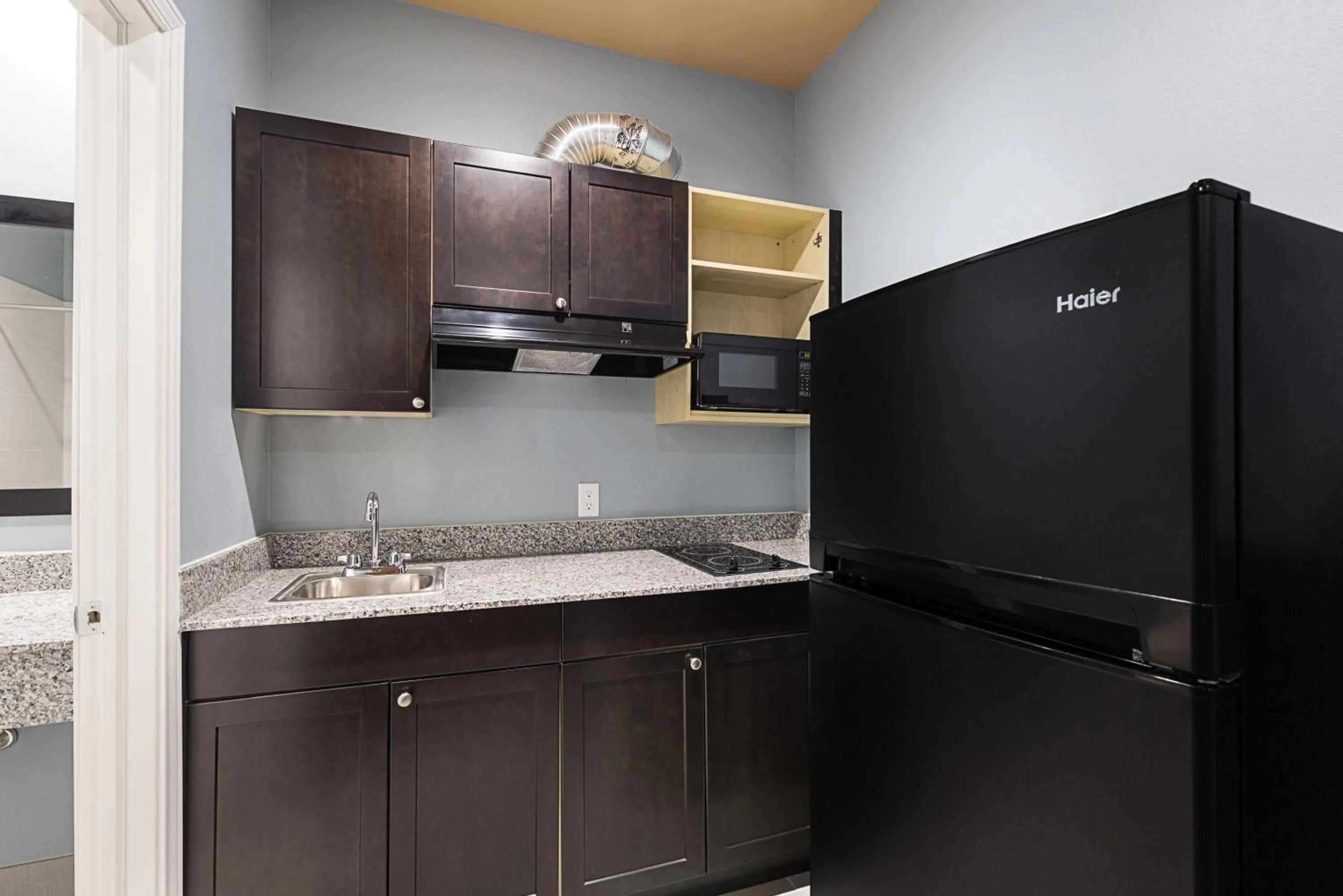 Scottish Inns & Suites - Crosby