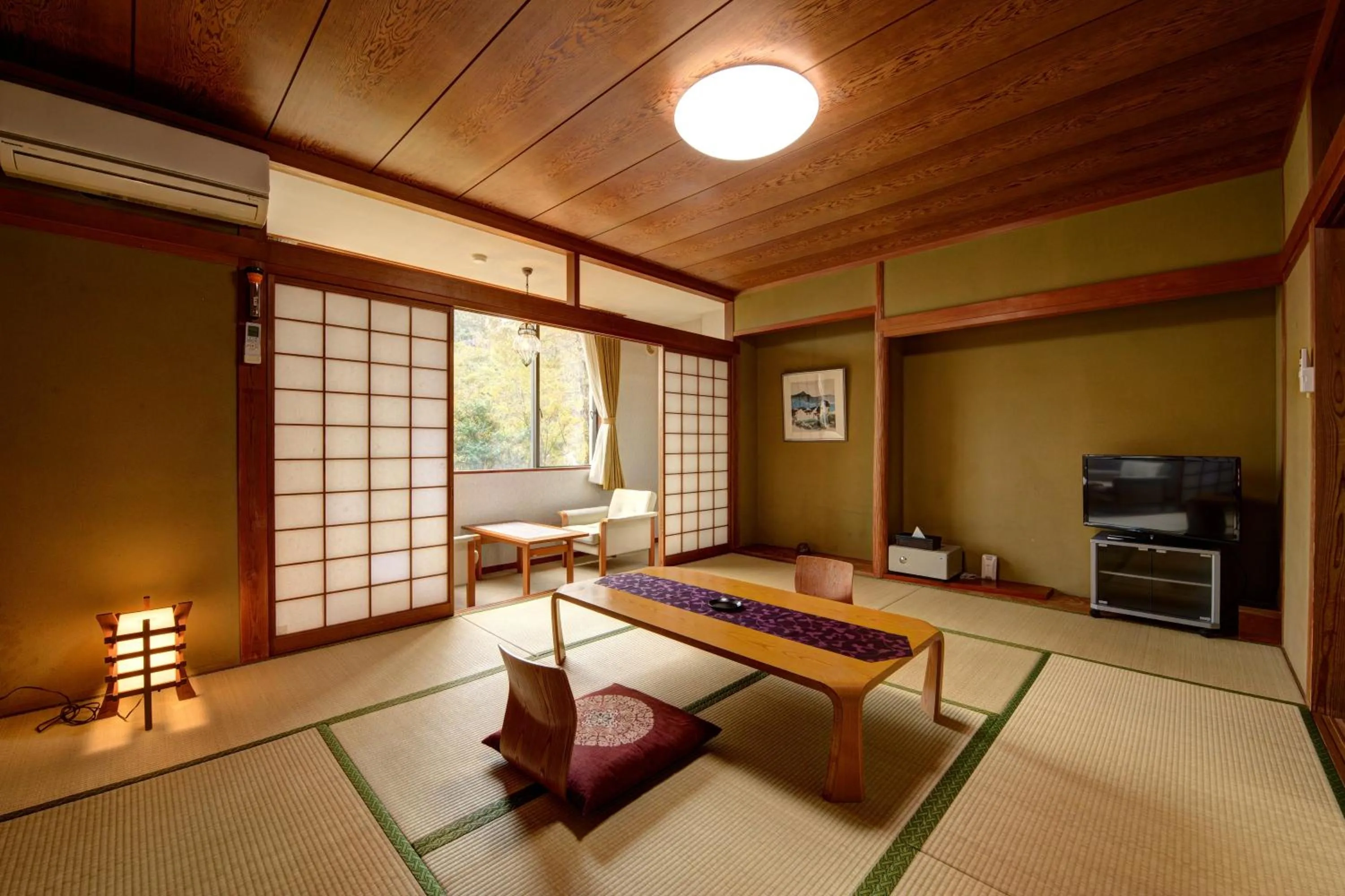 Bed in Mizu no Kaori