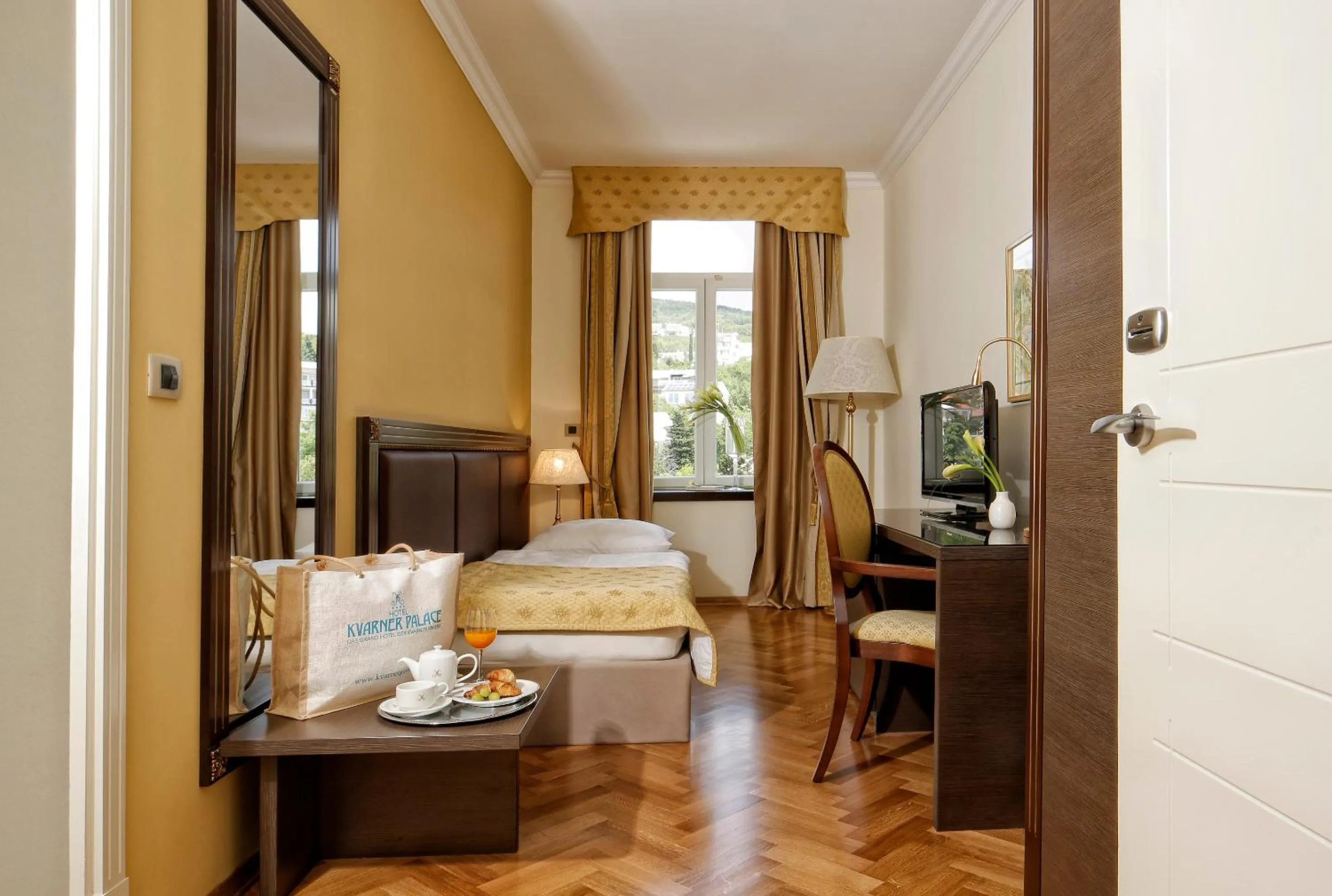 Photo of the whole room, Bed in Hotel Kvarner Palace