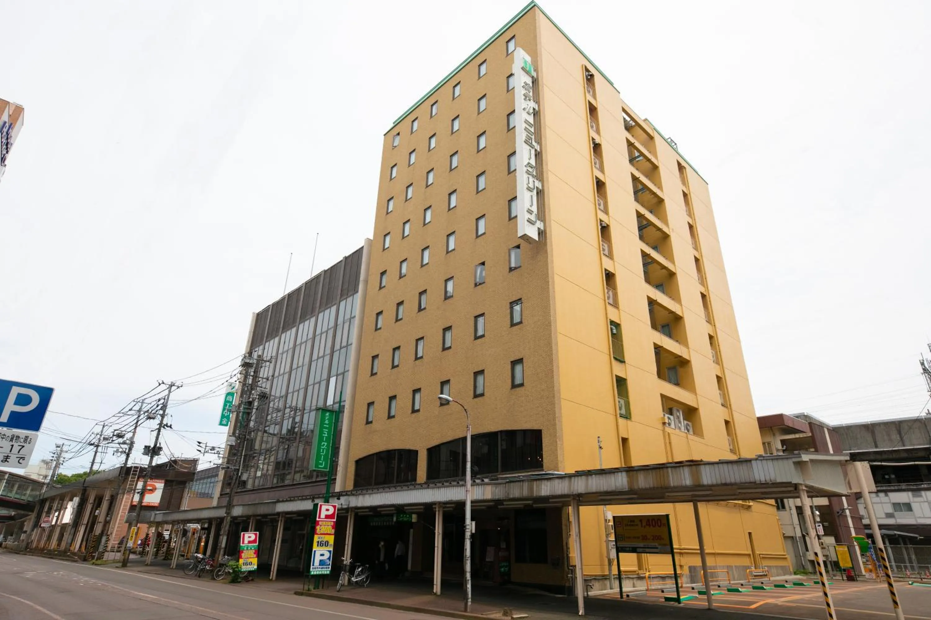 Property building in Hotel New Green