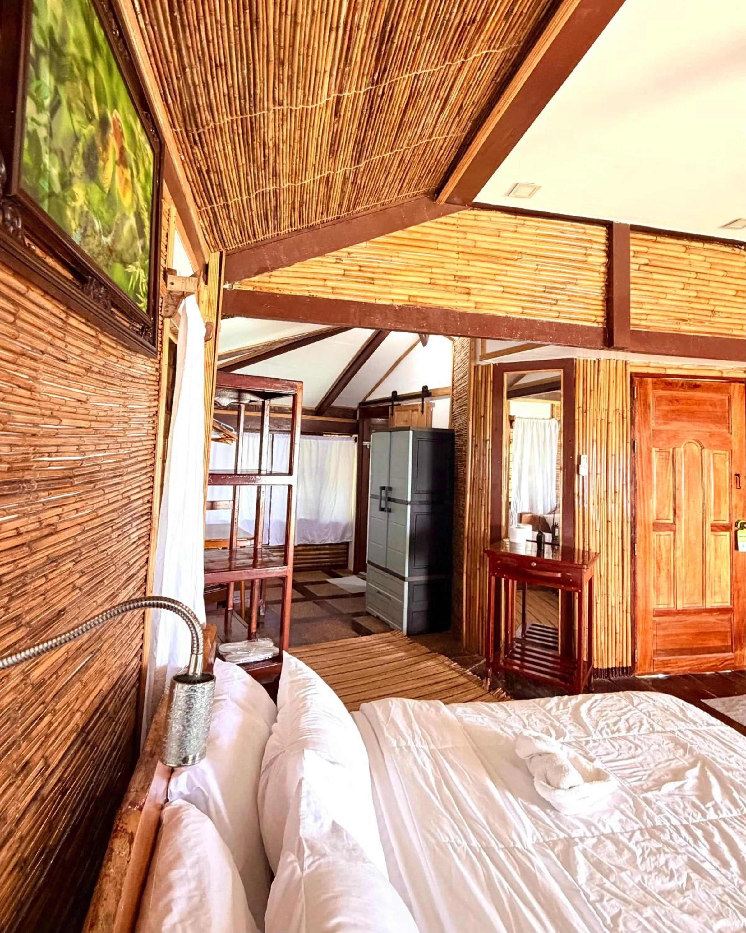 Sea view, Bed in Patrick's on the Beach Resort