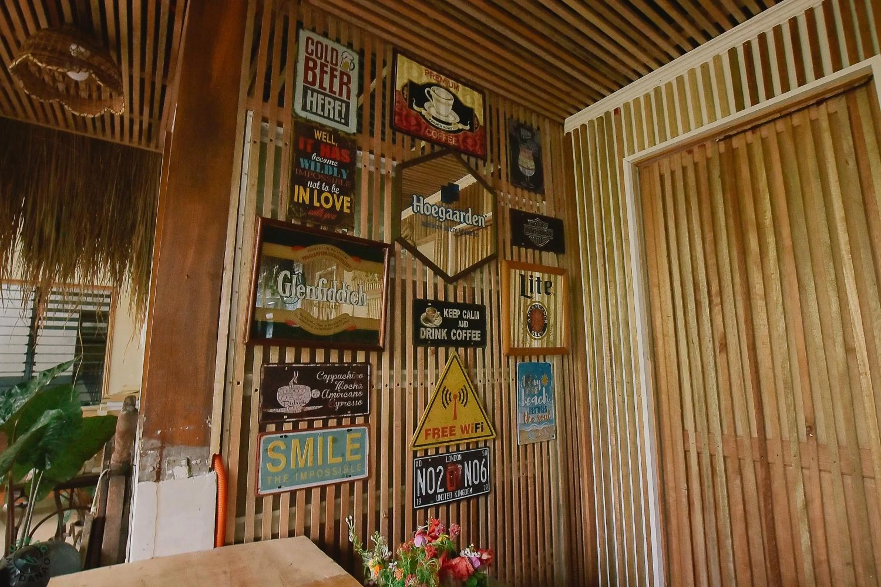 Lounge or bar in Patrick's on the Beach Resort