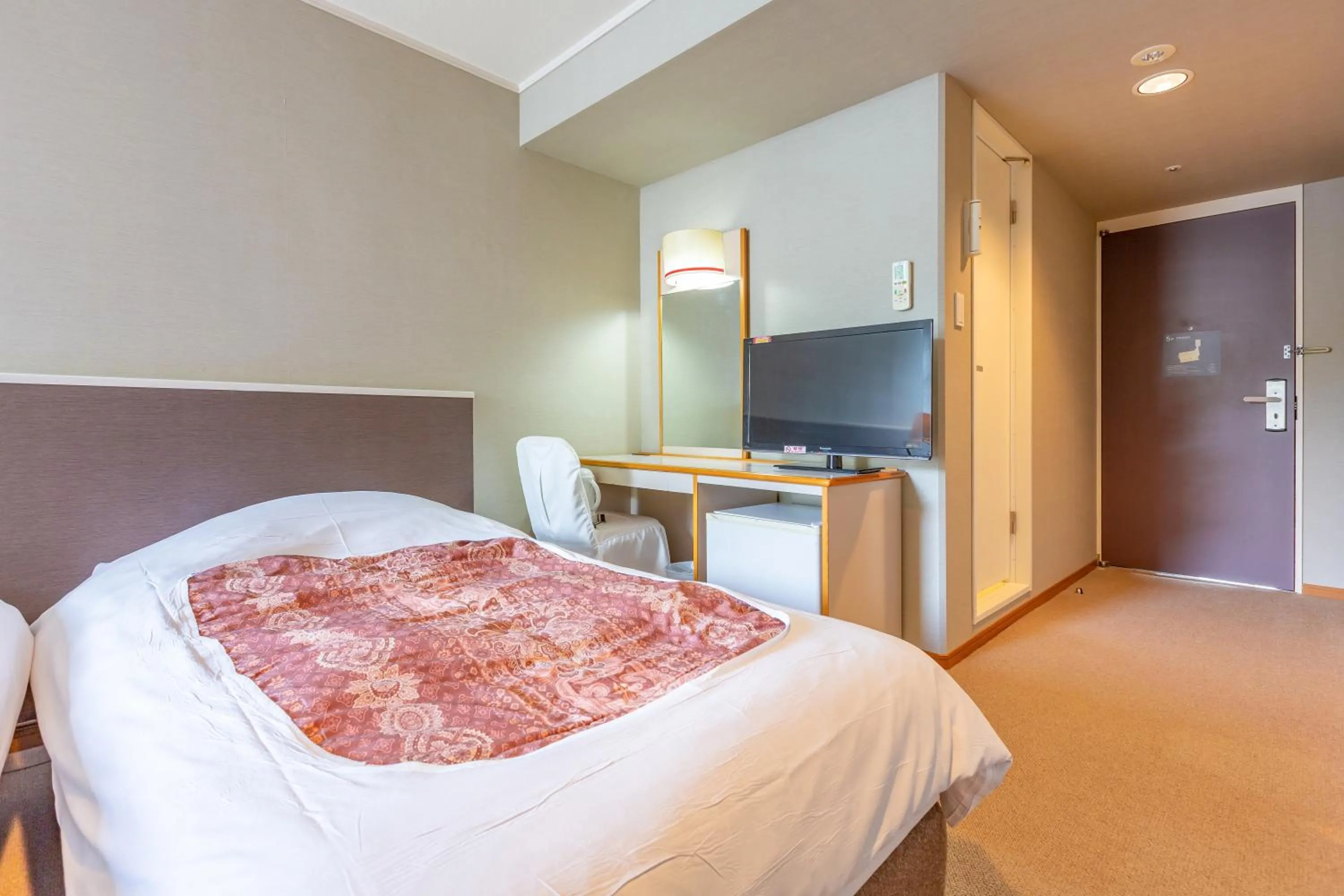 Photo of the whole room in Ooedo Onsen Monogatari Minoh Kanko Hotel