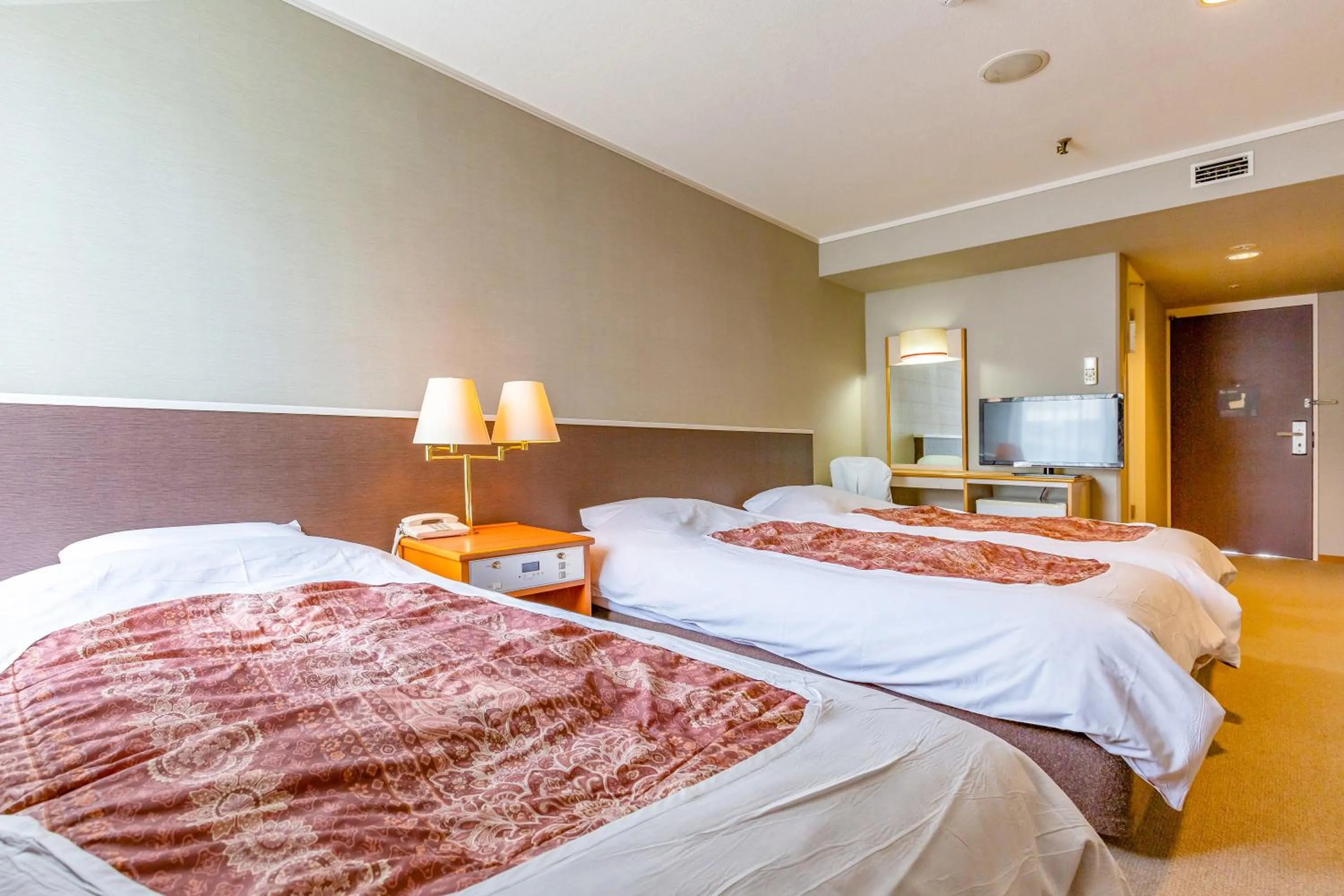 Photo of the whole room in Ooedo Onsen Monogatari Minoh Kanko Hotel