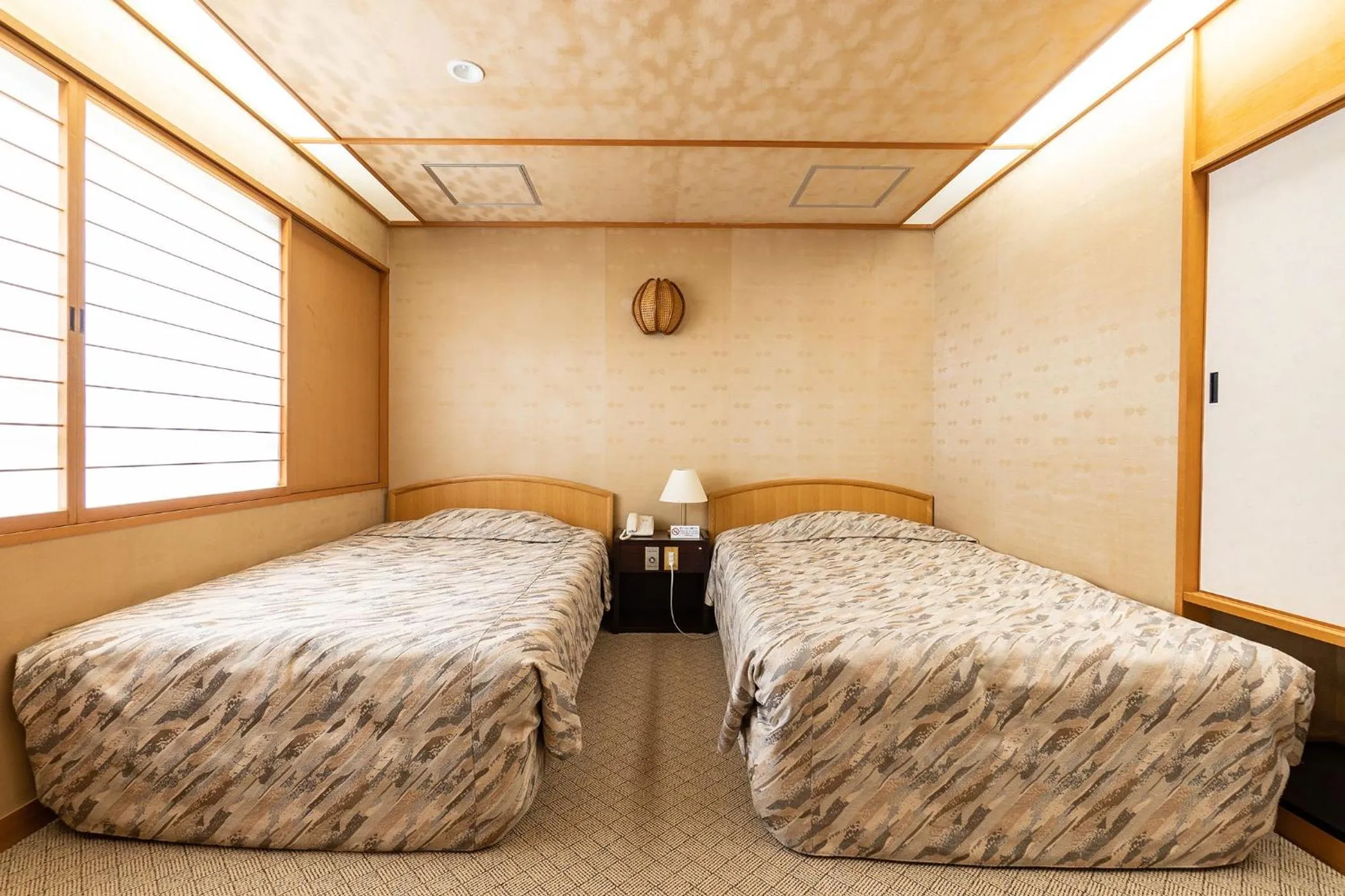 Photo of the whole room, Bed in Ooedo Onsen Monogatari Kounkaku