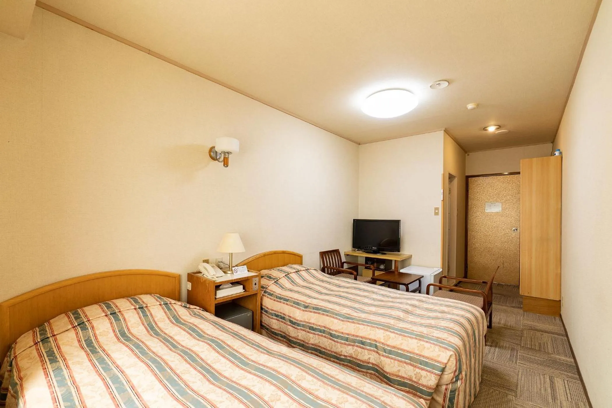 Photo of the whole room, Bed in Ooedo Onsen Monogatari Kounkaku