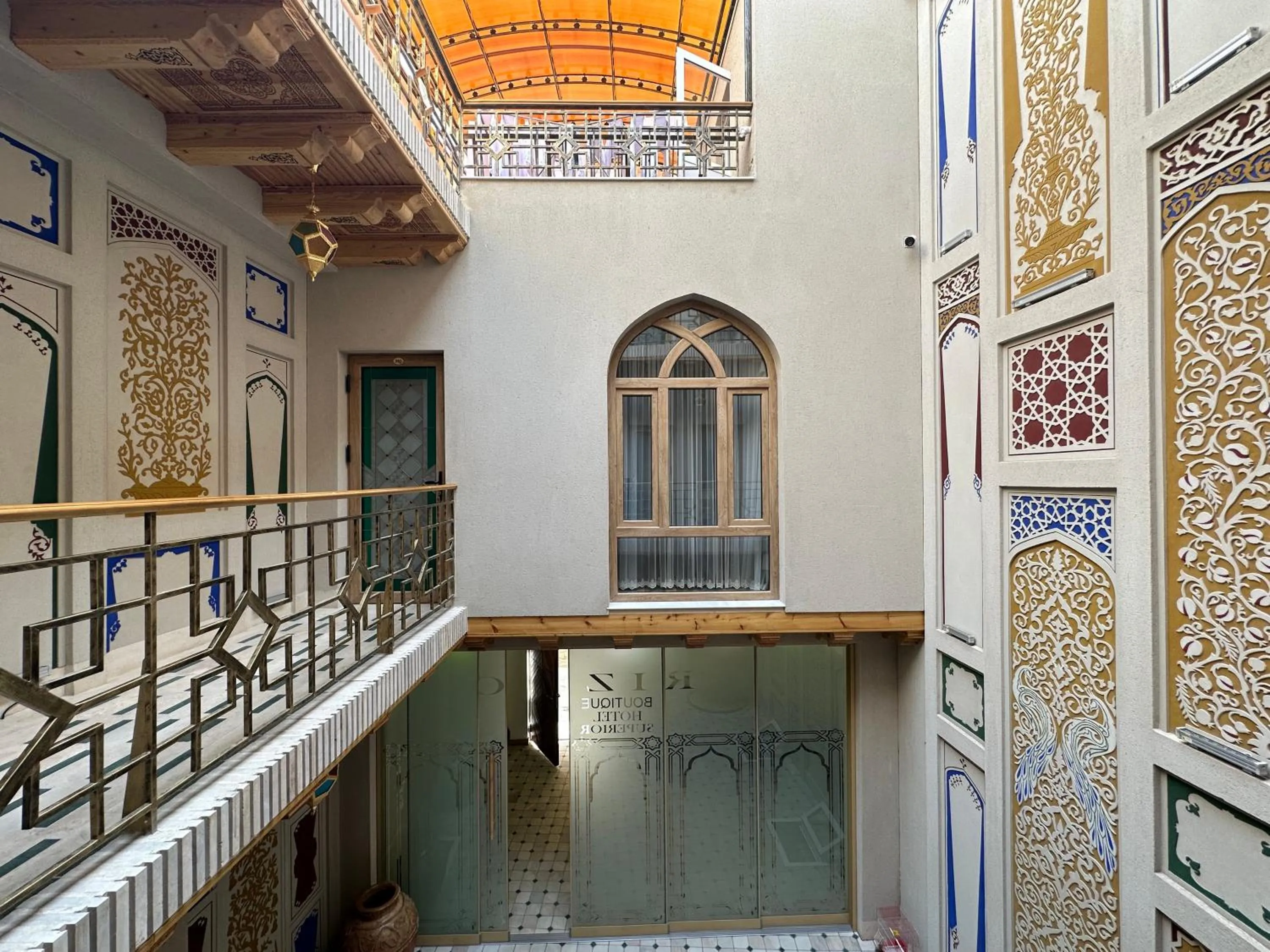 Property building in Rizo Boutique