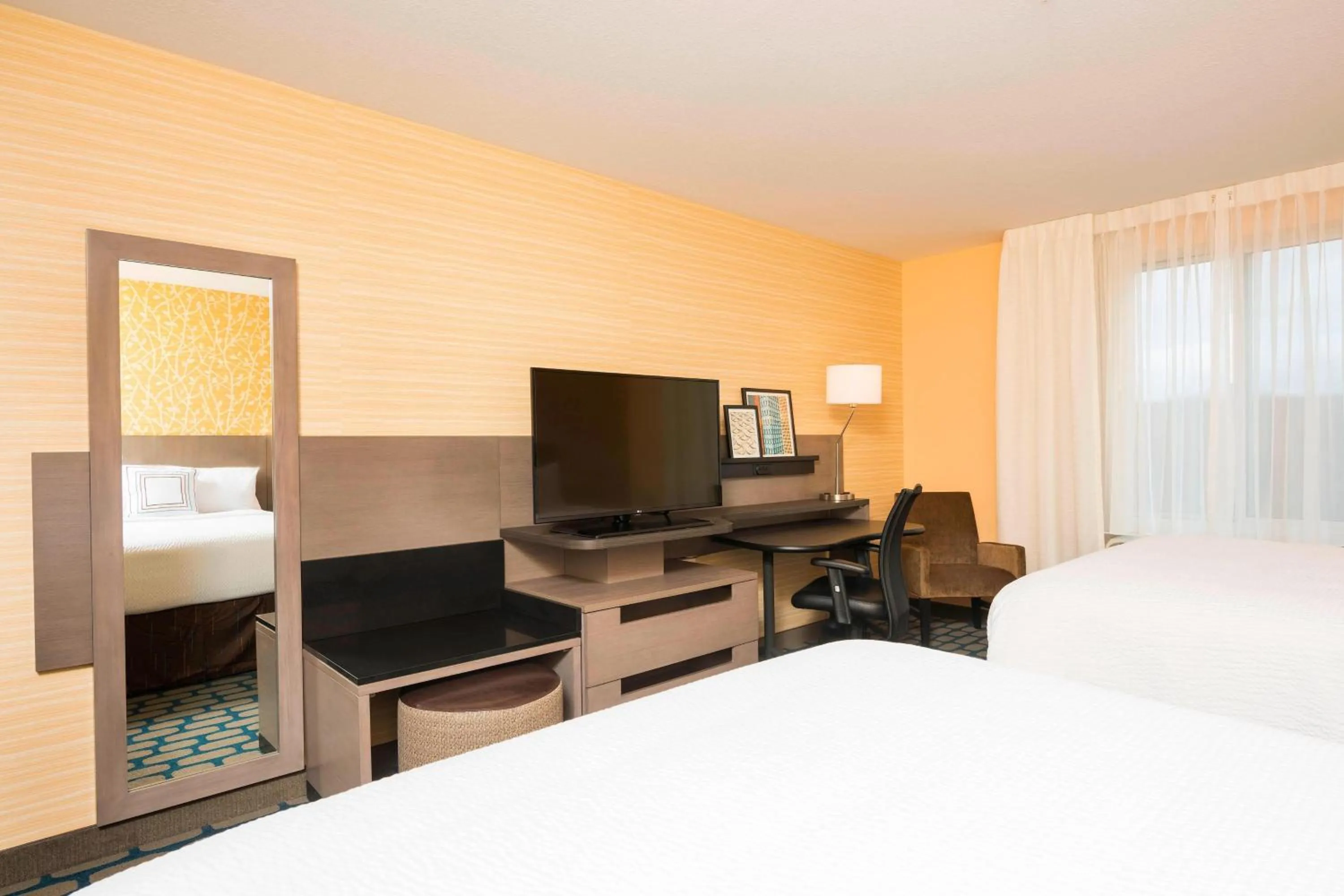 Photo of the whole room, Bed in Fairfield Inn & Suites by Marriott Medina