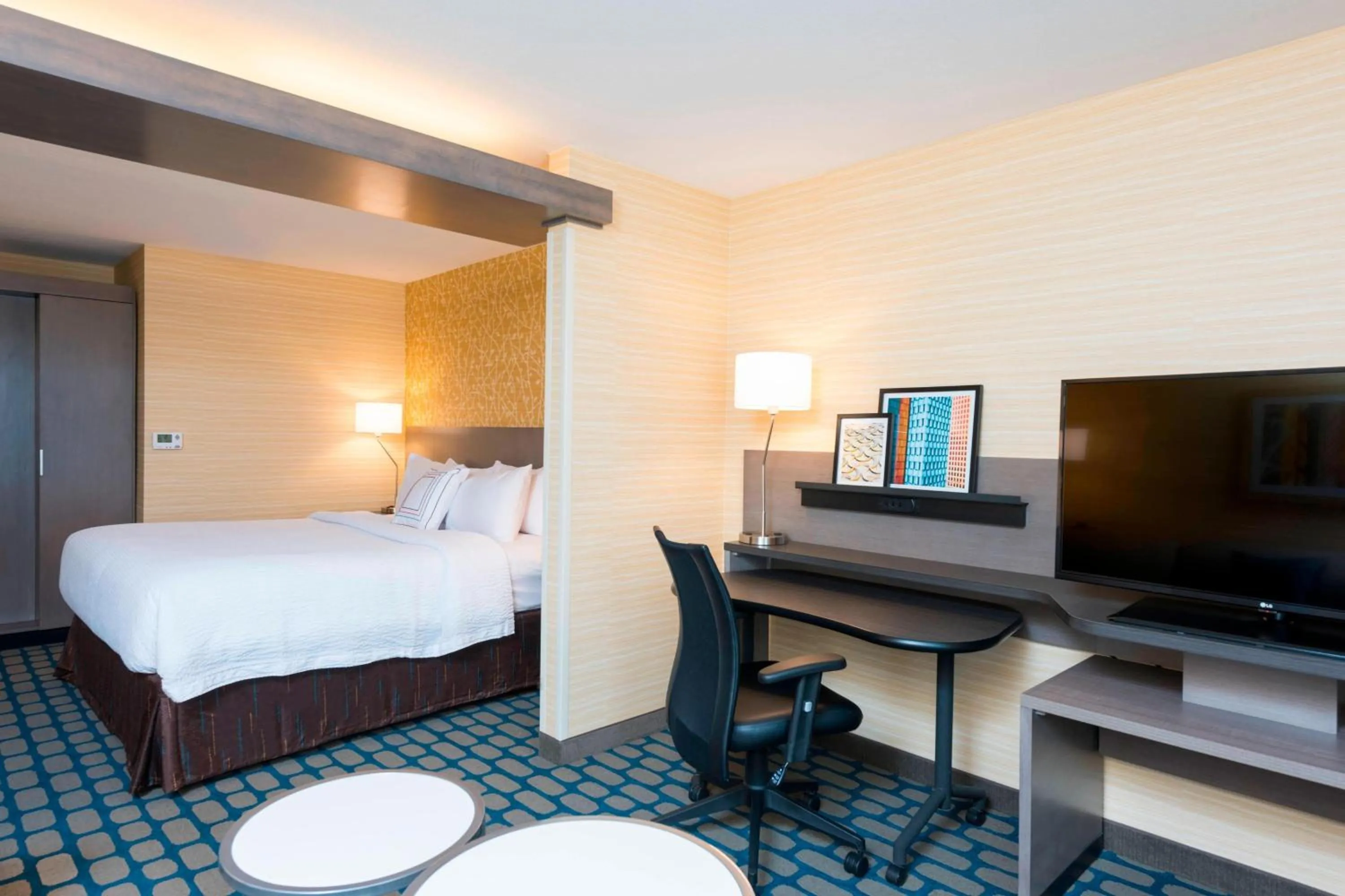Bedroom, Bed in Fairfield Inn & Suites by Marriott Medina