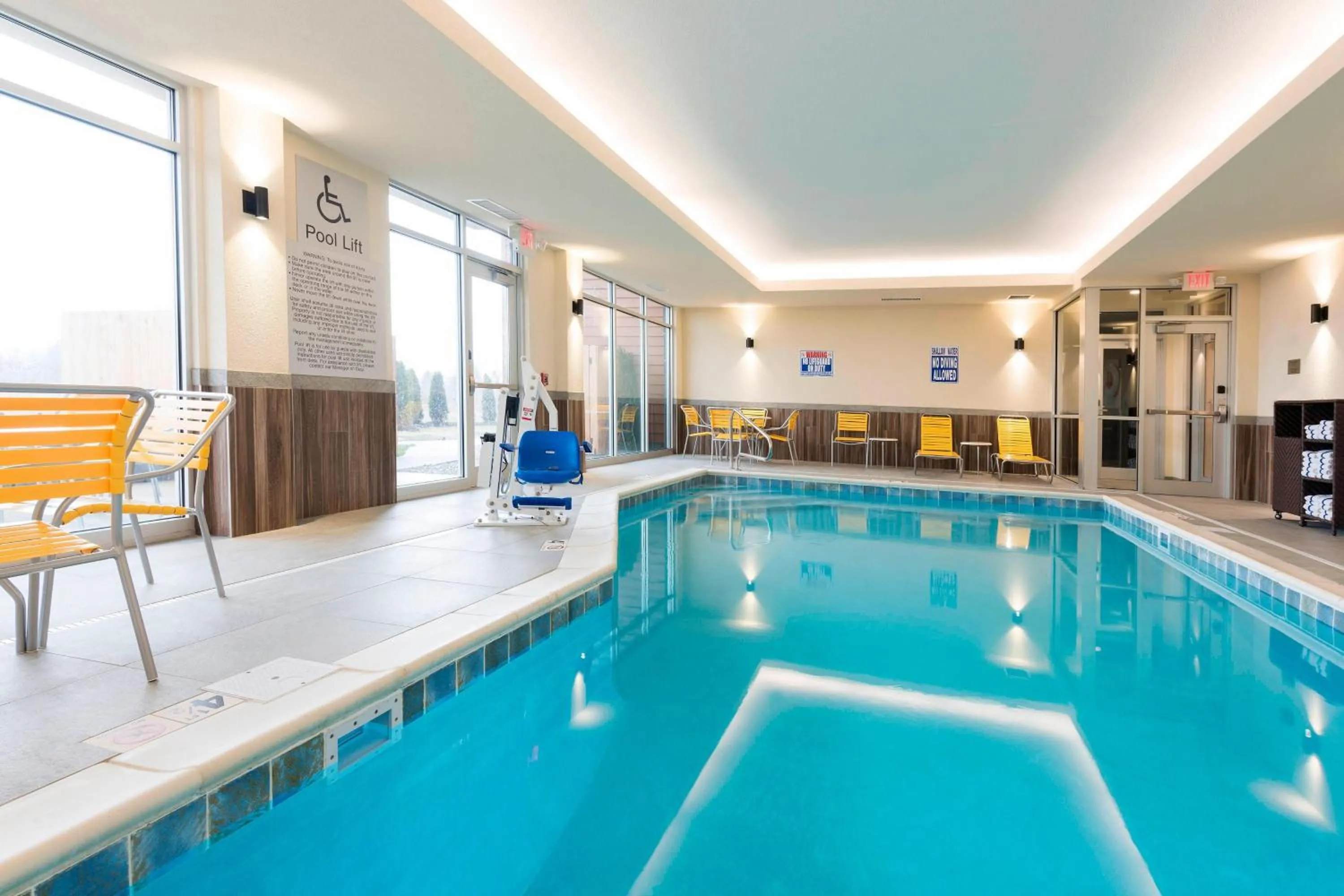 Swimming pool in Fairfield Inn & Suites by Marriott Medina