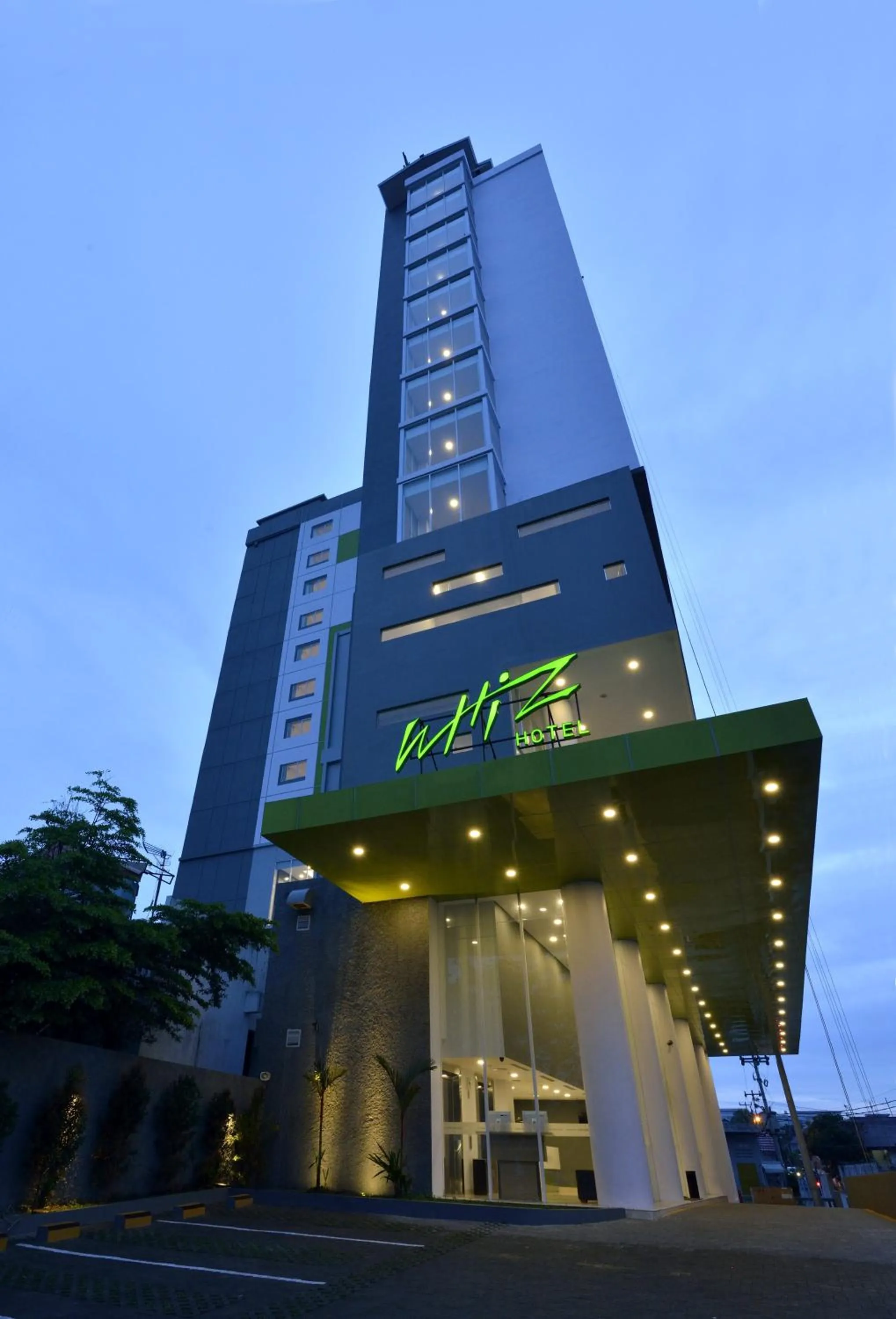 Property building in Whiz Prime Hotel Sudirman Pekanbaru