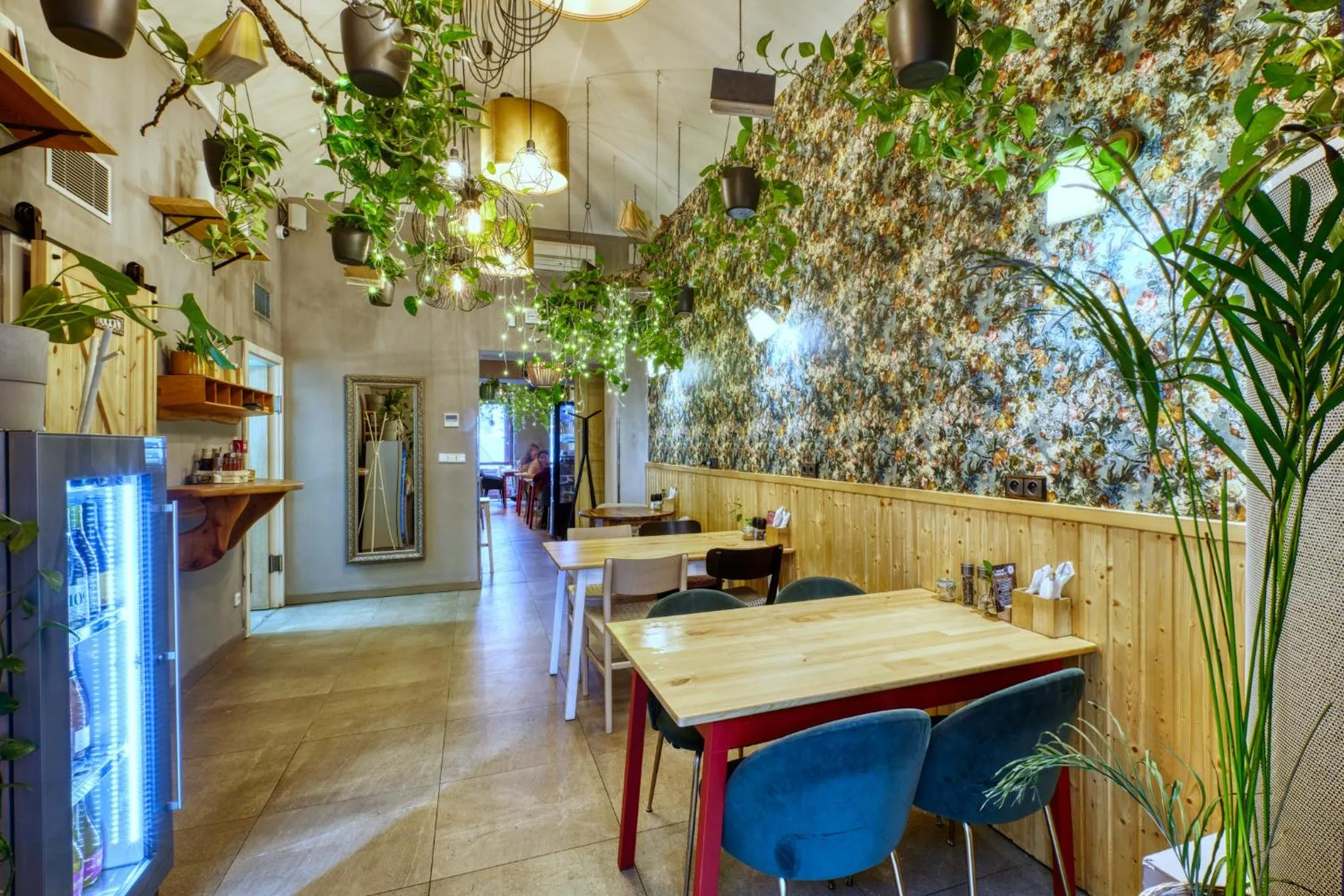 Restaurant/places to eat in Salvator Boutique Hotel vegan-friendly
