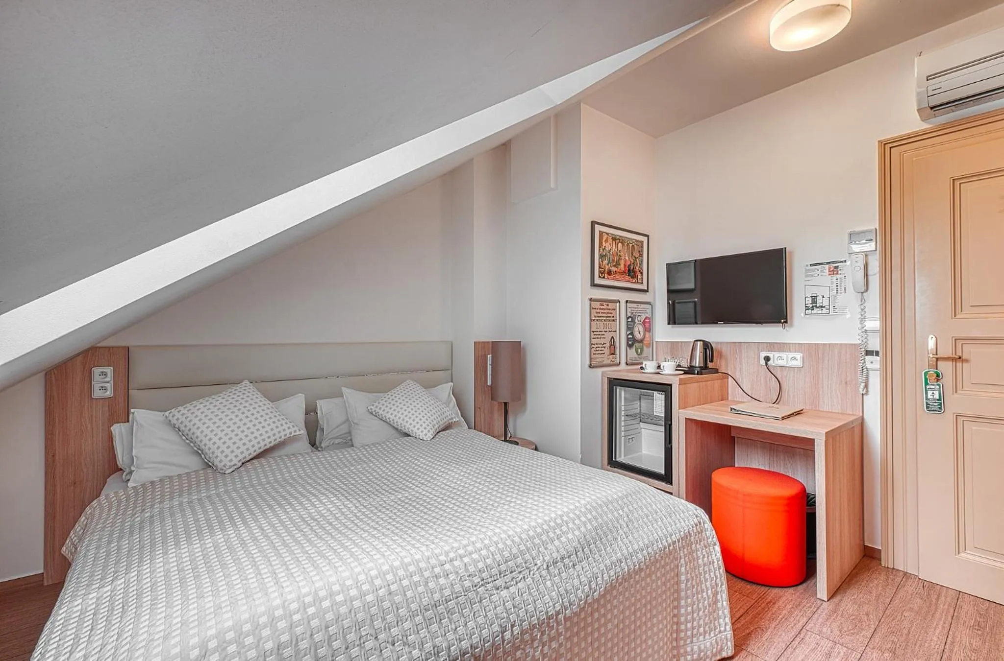 Bed in Salvator Boutique Hotel vegan-friendly