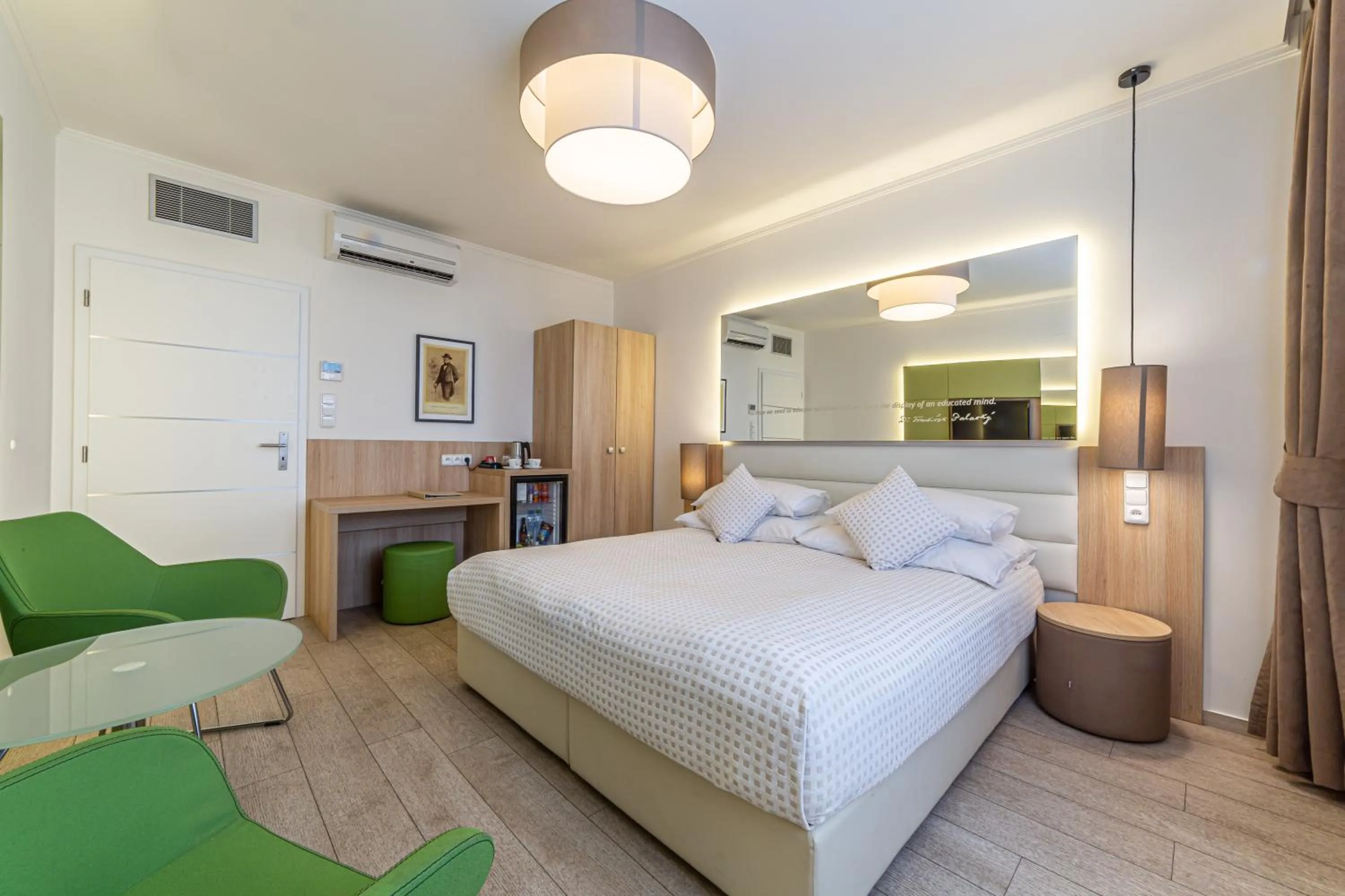 Bed in Salvator Boutique Hotel vegan-friendly