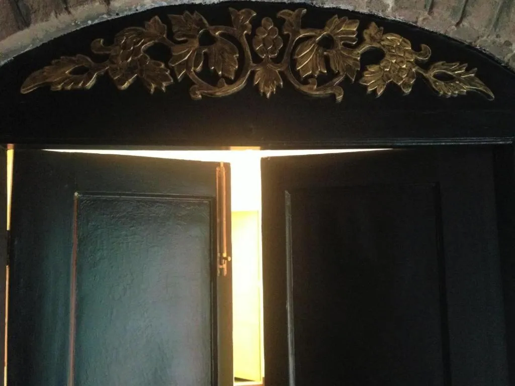 Facade/entrance in Rose Heritage Home