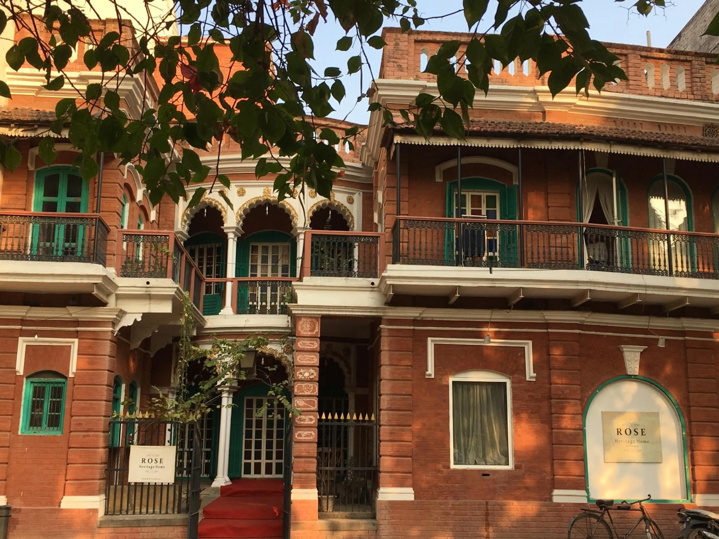 Facade/entrance in Rose Heritage Home