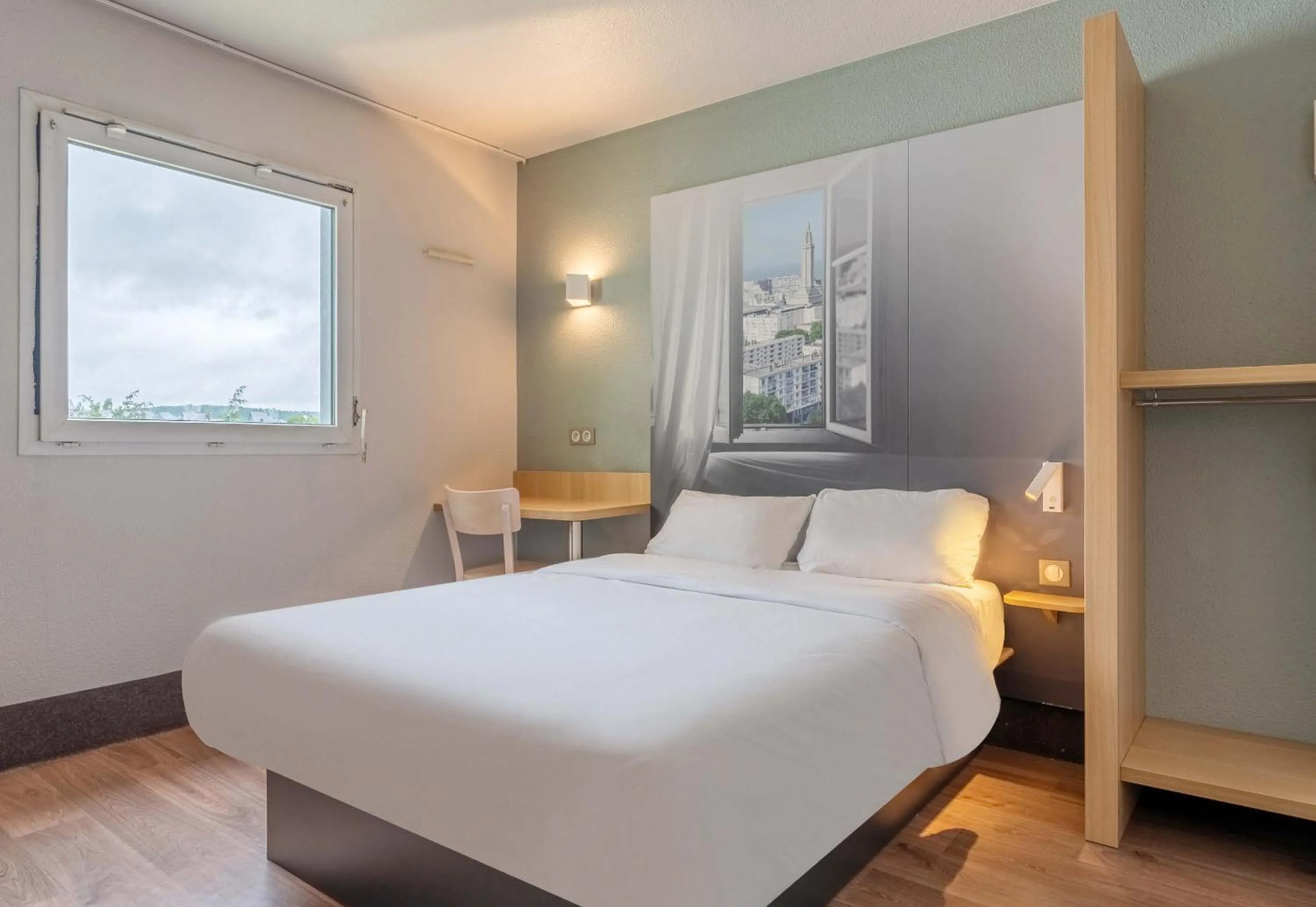 Bedroom, Bed in B&B HOTEL Le Havre Harfleur 1