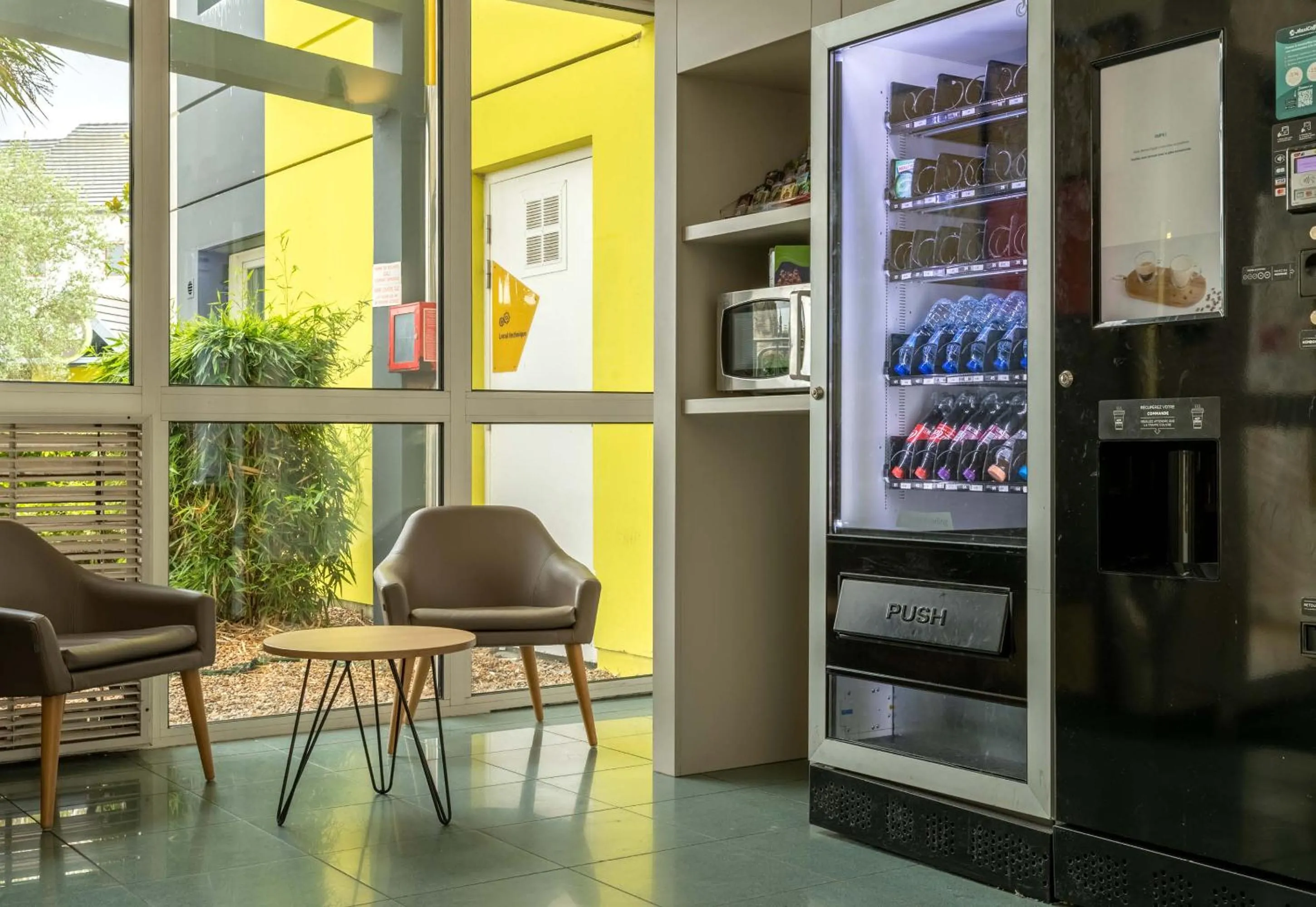 vending machine in B&B HOTEL Le Havre Harfleur 1