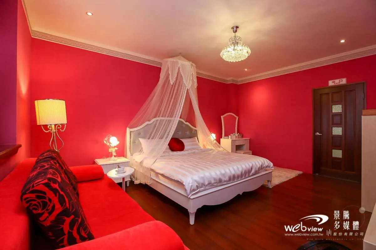 Property building, Bed in Star Shine B&B