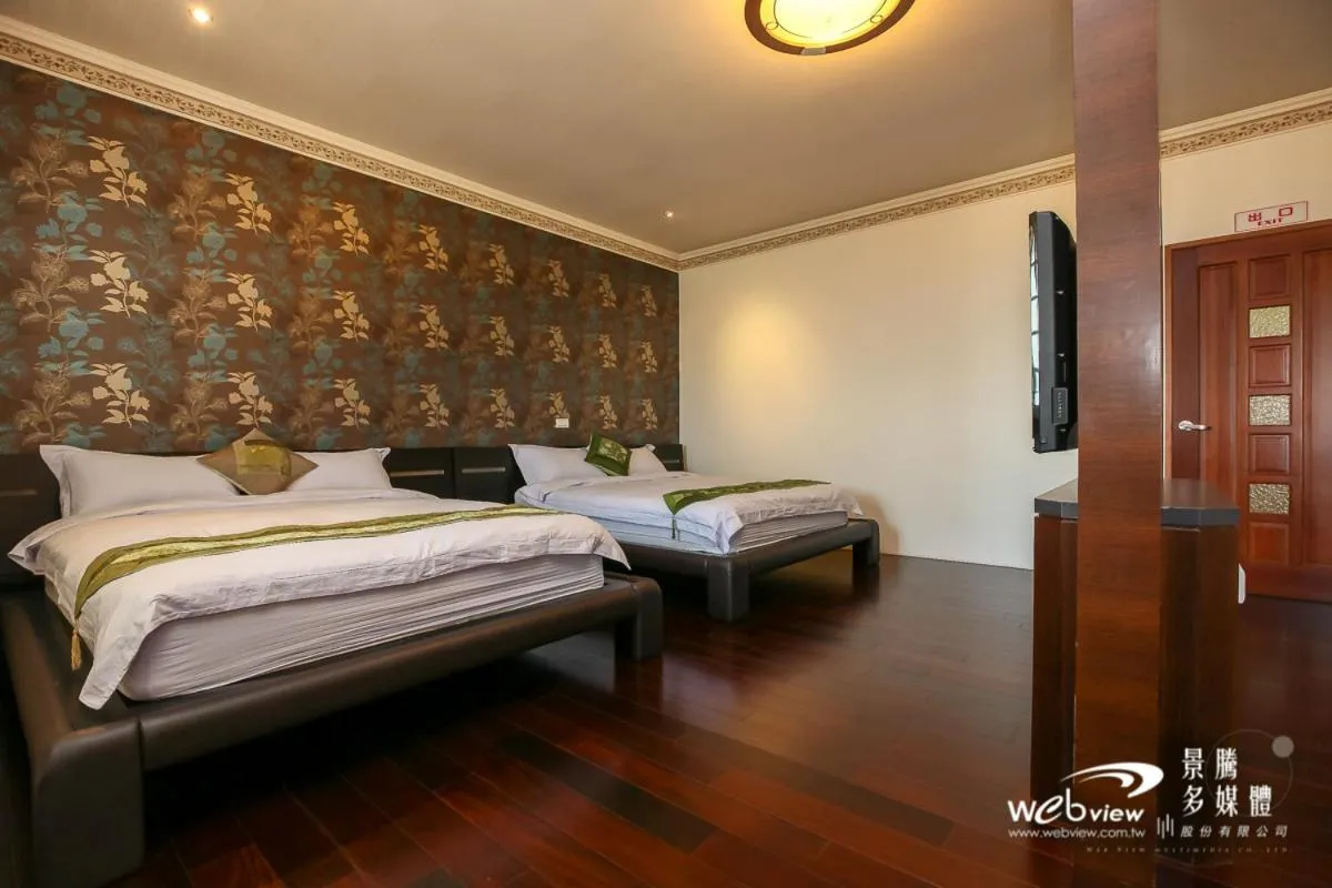 Property building, Bed in Star Shine B&B